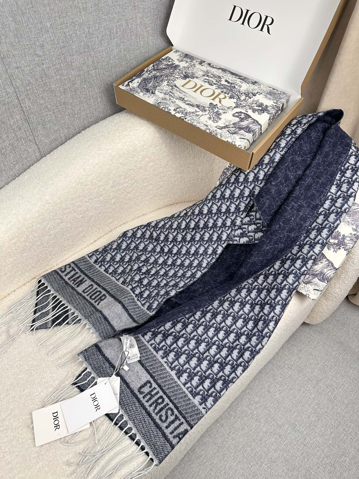 0925 Classic Soft and Comfortable Scarf 0925 Classic Soft and Comfortable Scarf