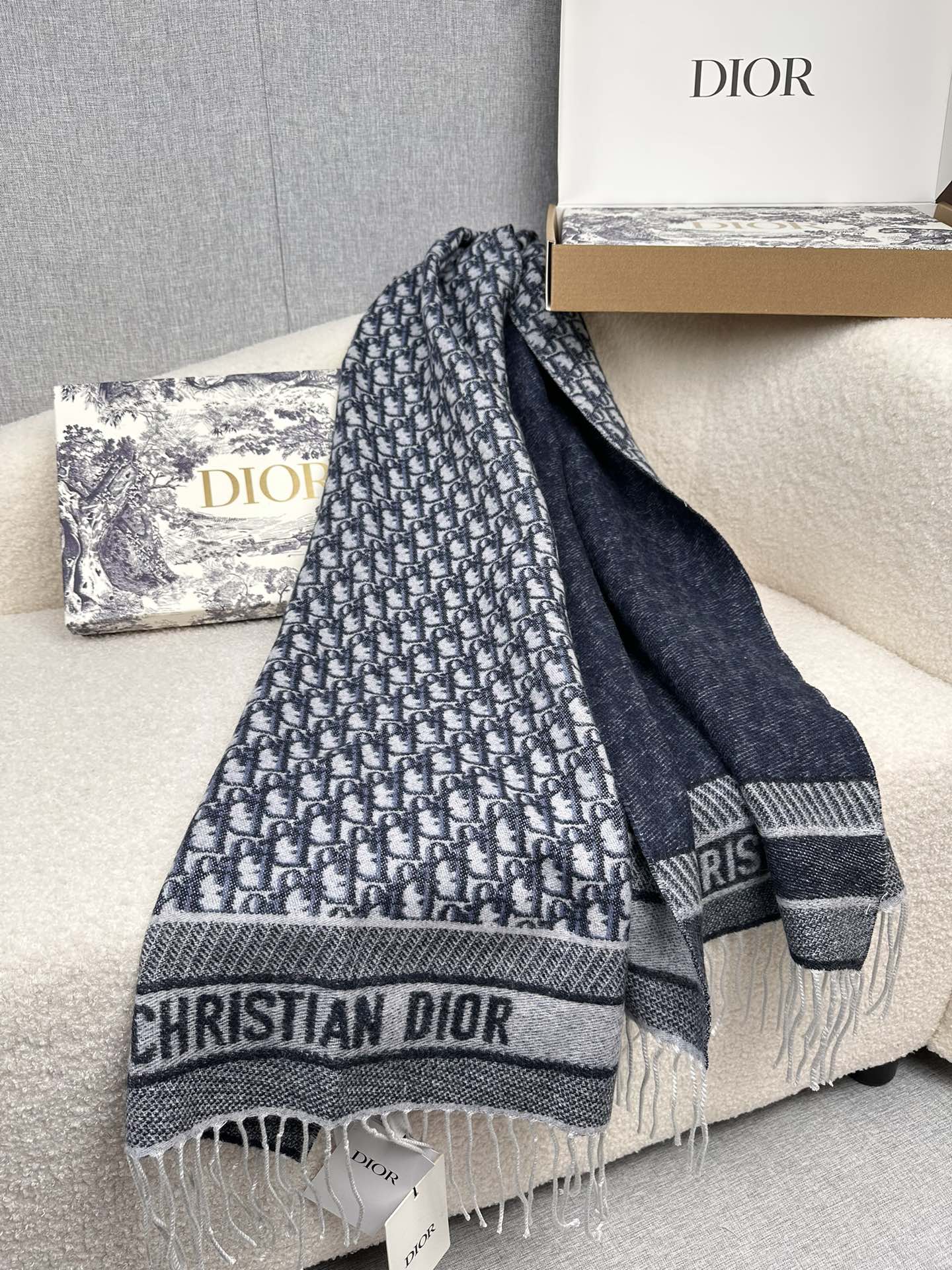 0925 Classic Soft and Comfortable Scarf 0925 Classic Soft and Comfortable Scarf