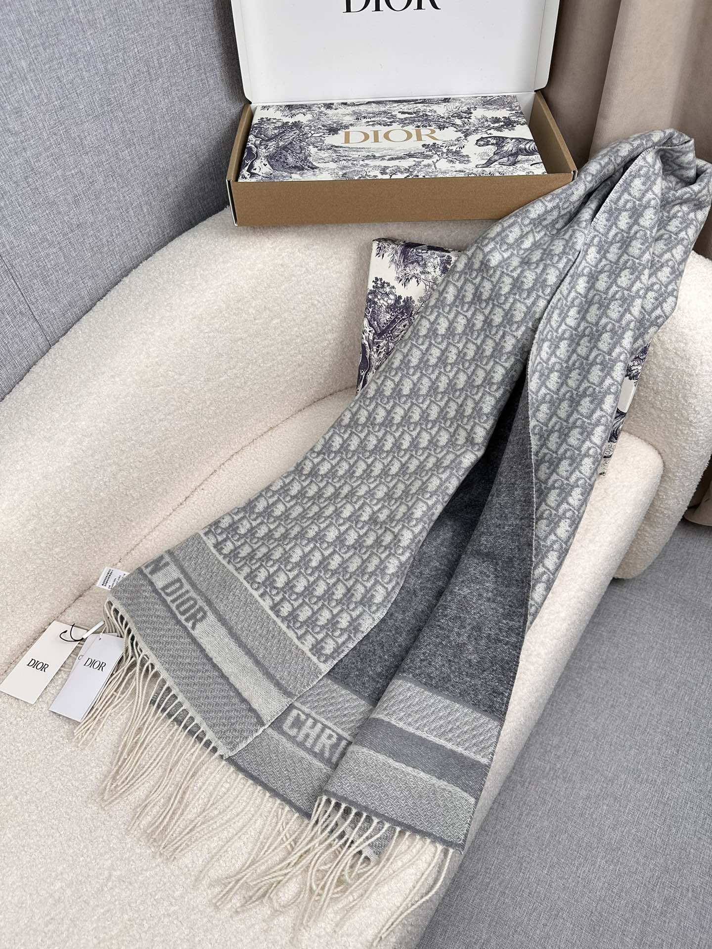 0925 Classic Soft and Comfortable Scarf 0925 Classic Soft and Comfortable Scarf