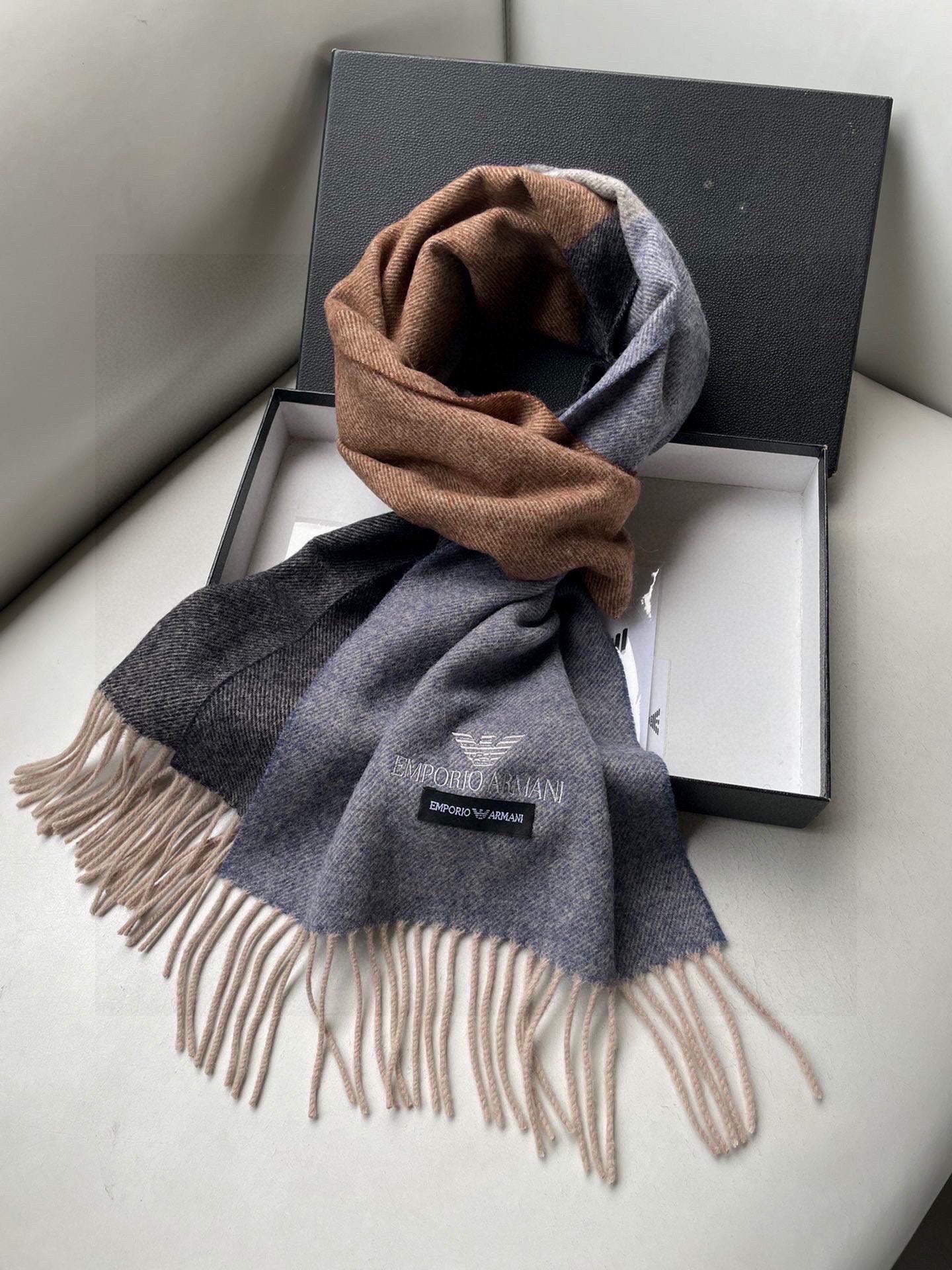 1002 Classic Soft and Comfortable Scarf 1002 Classic Soft and Comfortable Scarf