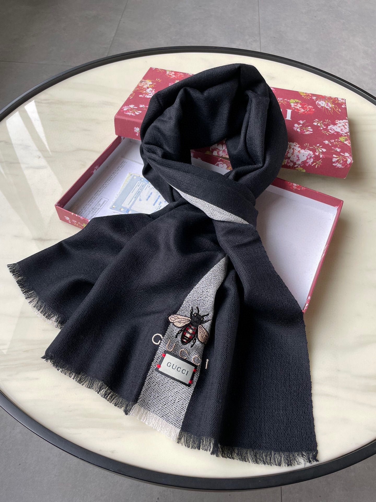 1002 Classic Soft and Comfortable Scarf 1002 Classic Soft and Comfortable Scarf
