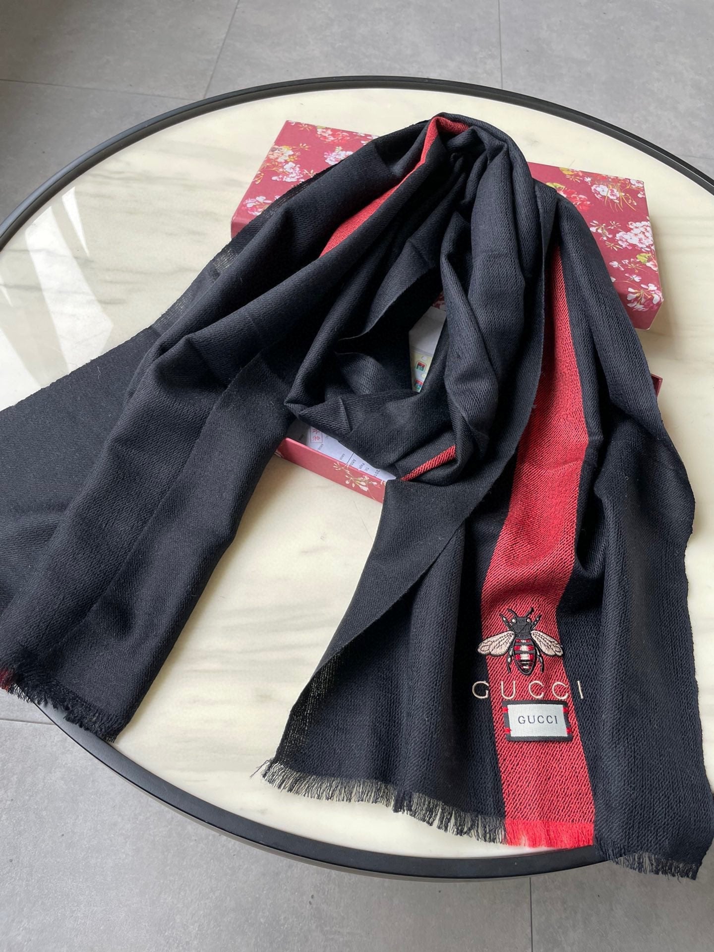 1002 Classic Soft and Comfortable Scarf 1002 Classic Soft and Comfortable Scarf