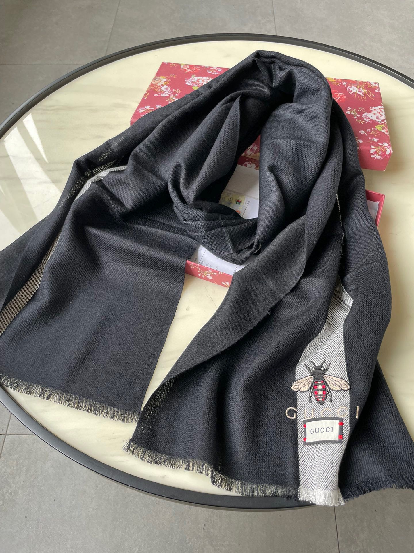 1002 Classic Soft and Comfortable Scarf 1002 Classic Soft and Comfortable Scarf