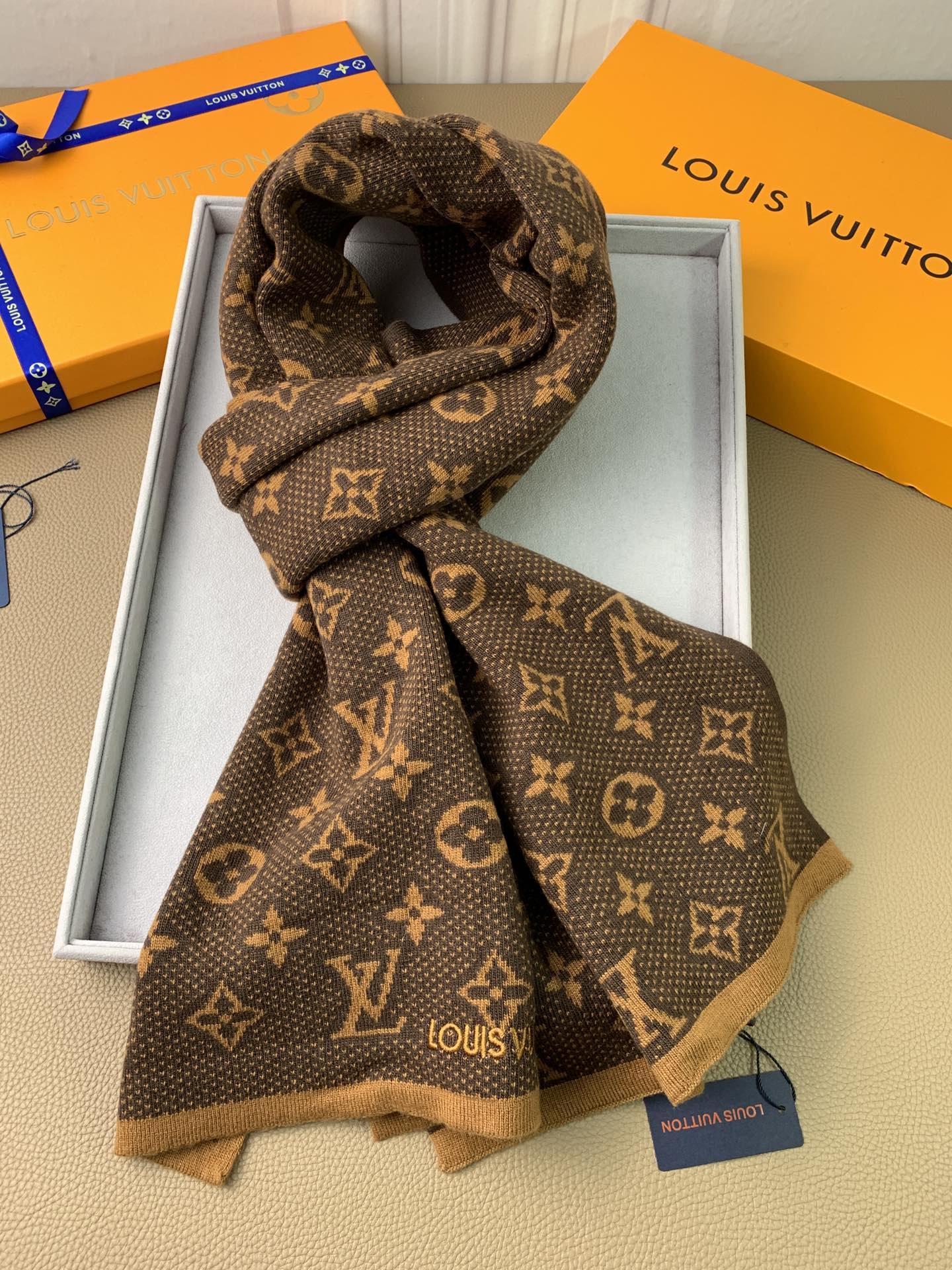 1002 Classic Soft and Comfortable Scarf 1002 Classic Soft and Comfortable Scarf