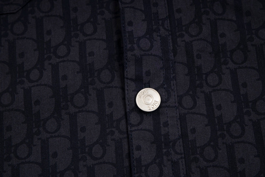 0717 Each one has a classic print shirt jacket 0717 Each one has a classic print shirt jacket