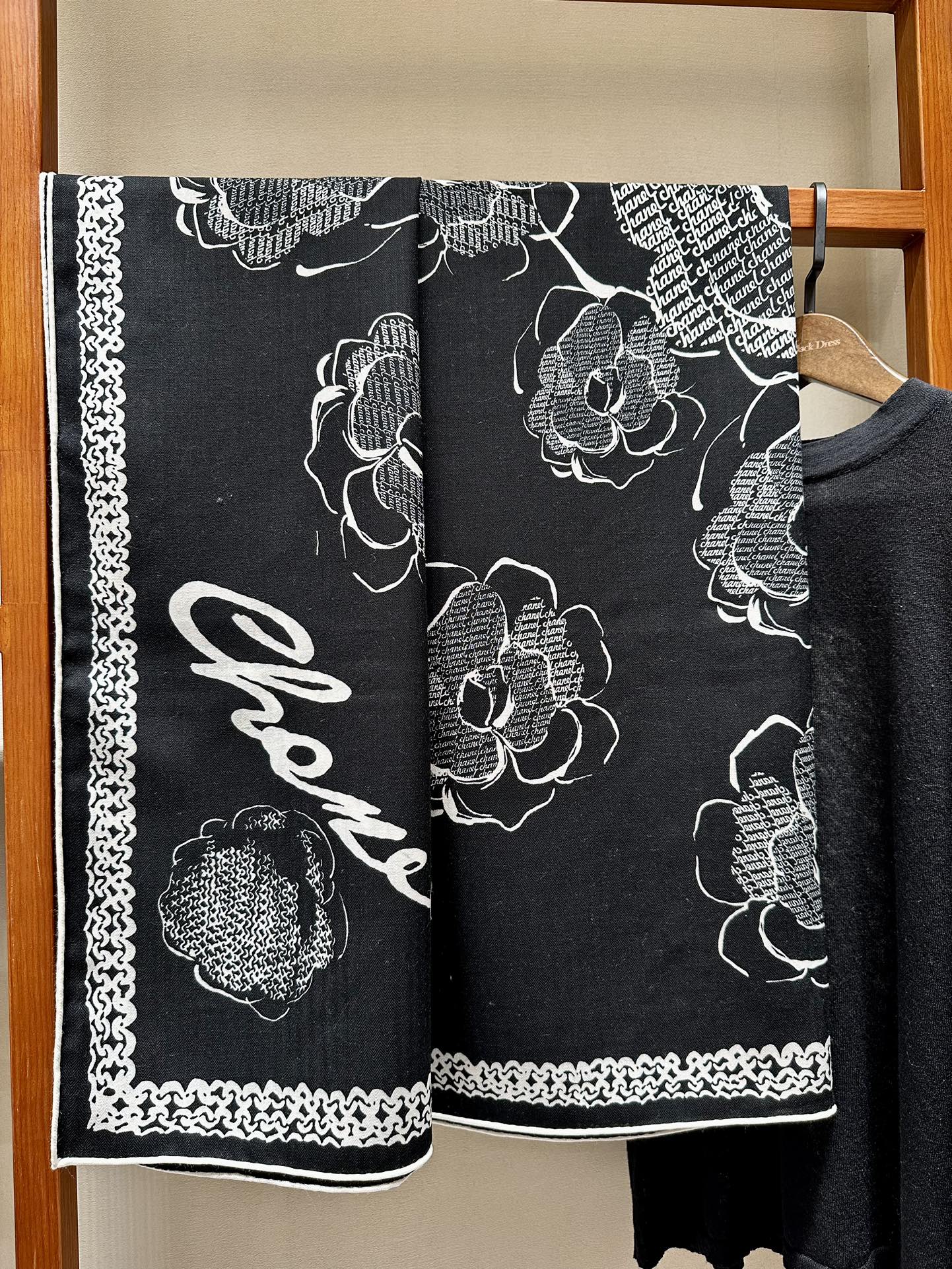 0925 Classic Soft and Comfortable Scarf 0925 Classic Soft and Comfortable Scarf