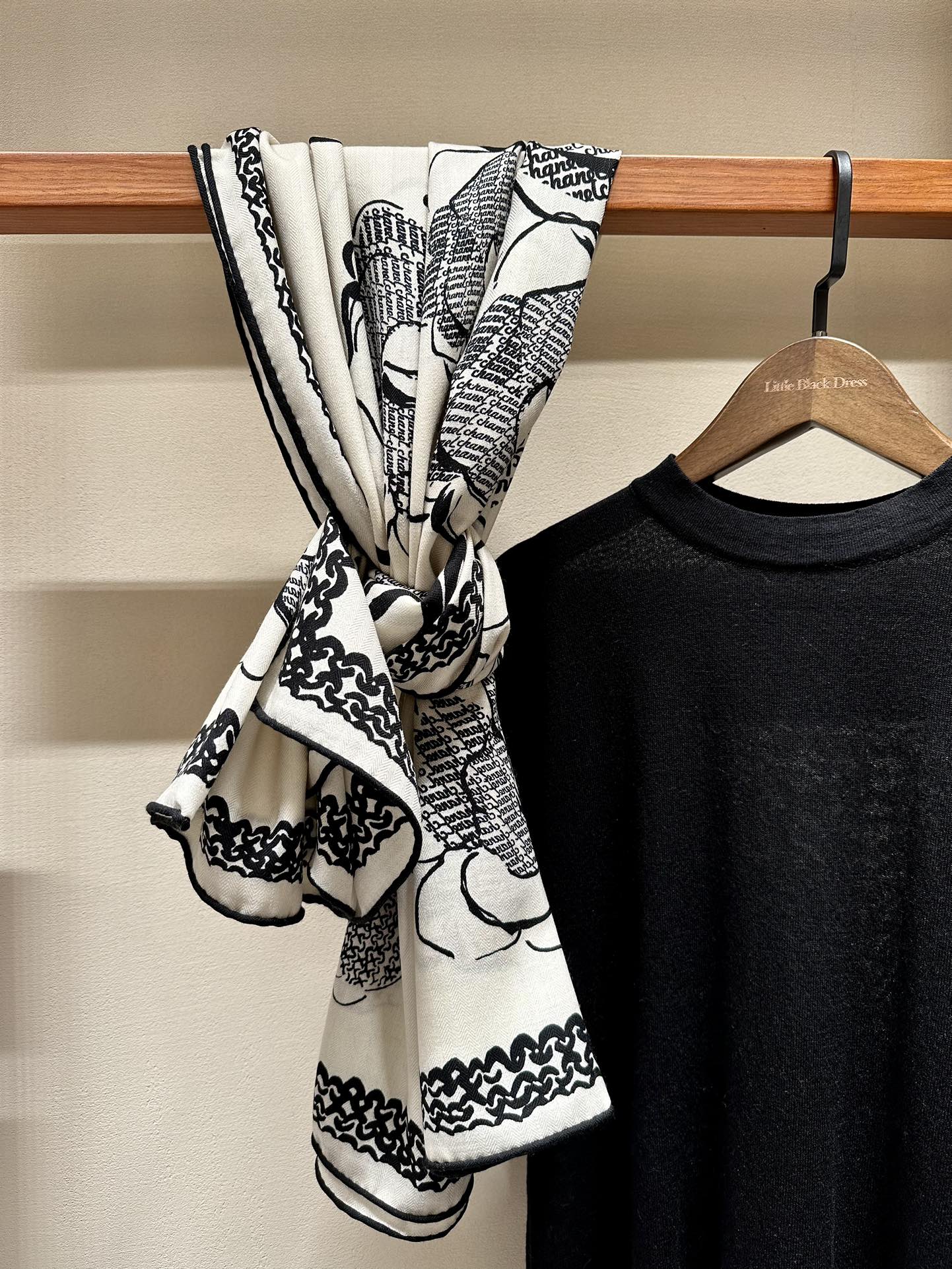 0925 Classic Soft and Comfortable Scarf 0925 Classic Soft and Comfortable Scarf