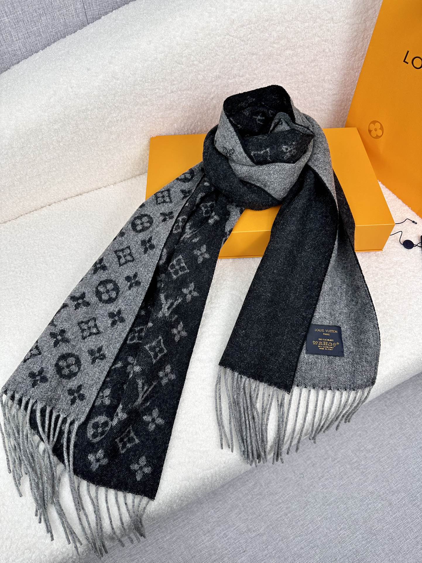 1002 Classic Soft and Comfortable Scarf 1002 Classic Soft and Comfortable Scarf