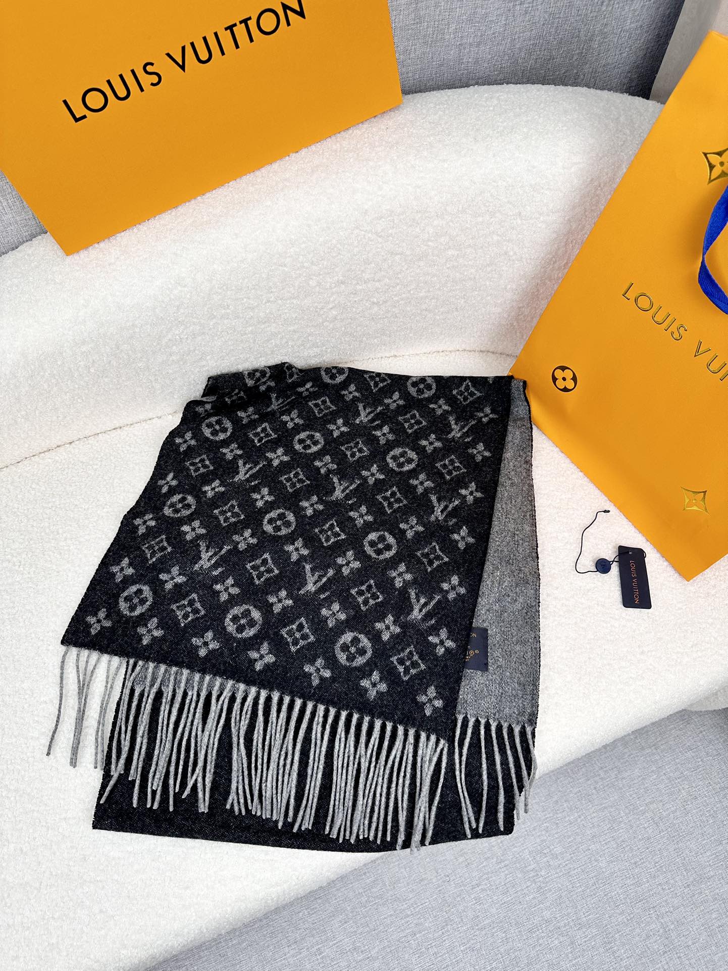 1002 Classic Soft and Comfortable Scarf 1002 Classic Soft and Comfortable Scarf