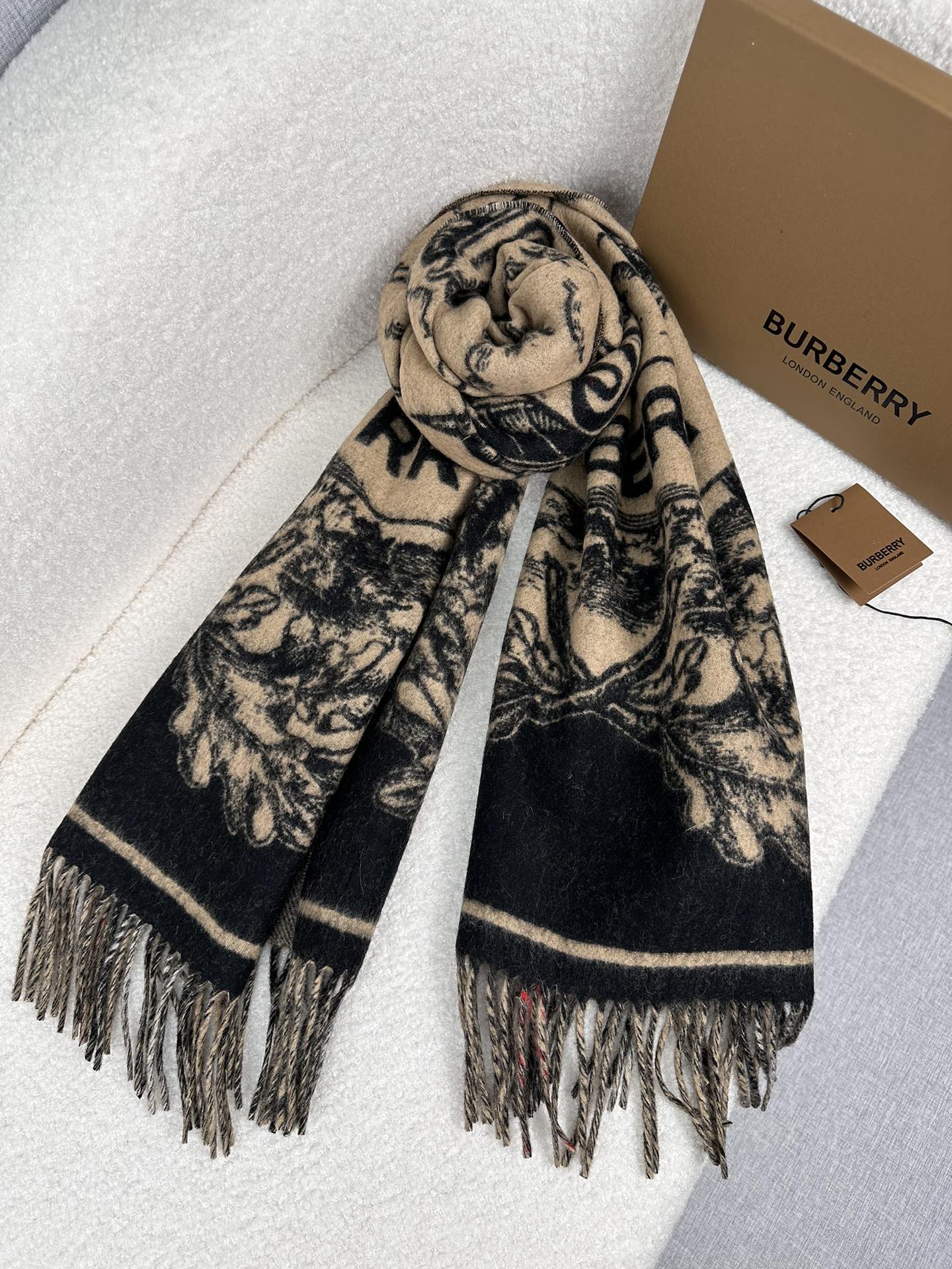 1002 Classic Soft and Comfortable Scarf 1002 Classic Soft and Comfortable Scarf