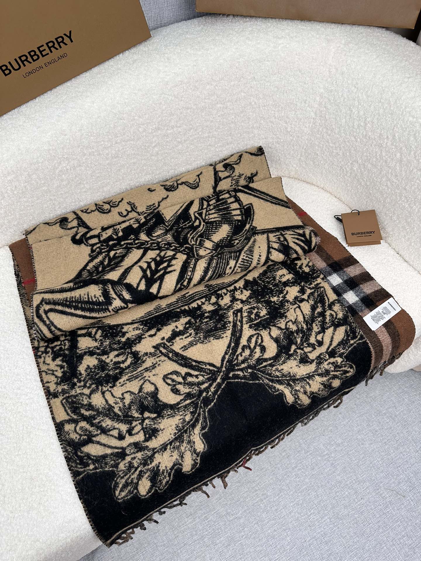 1002 Classic Soft and Comfortable Scarf 1002 Classic Soft and Comfortable Scarf