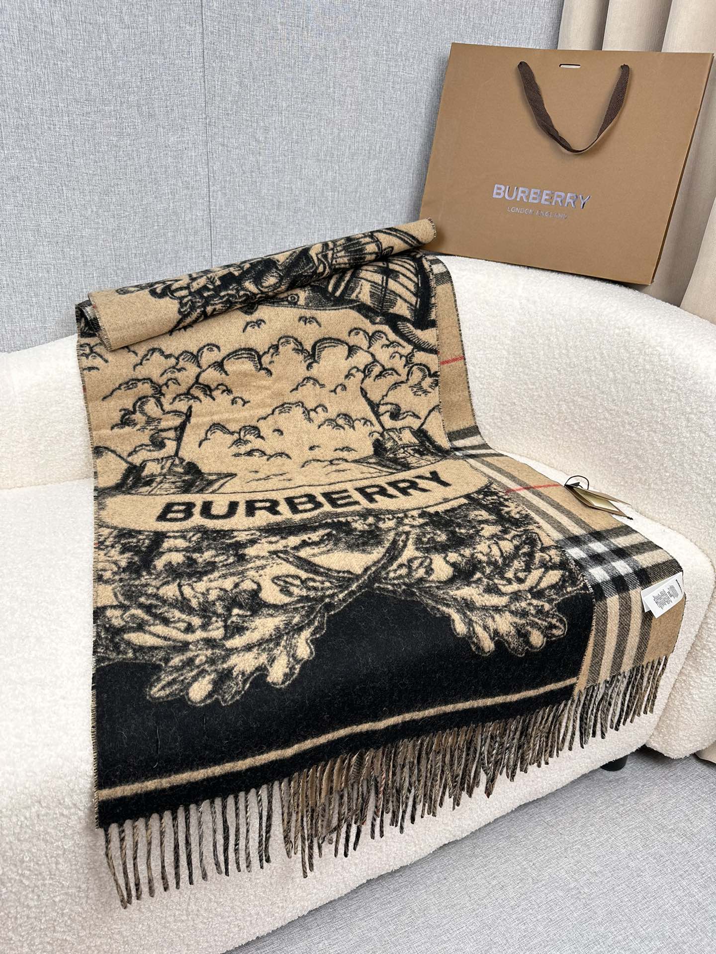 1002 Classic Soft and Comfortable Scarf 1002 Classic Soft and Comfortable Scarf