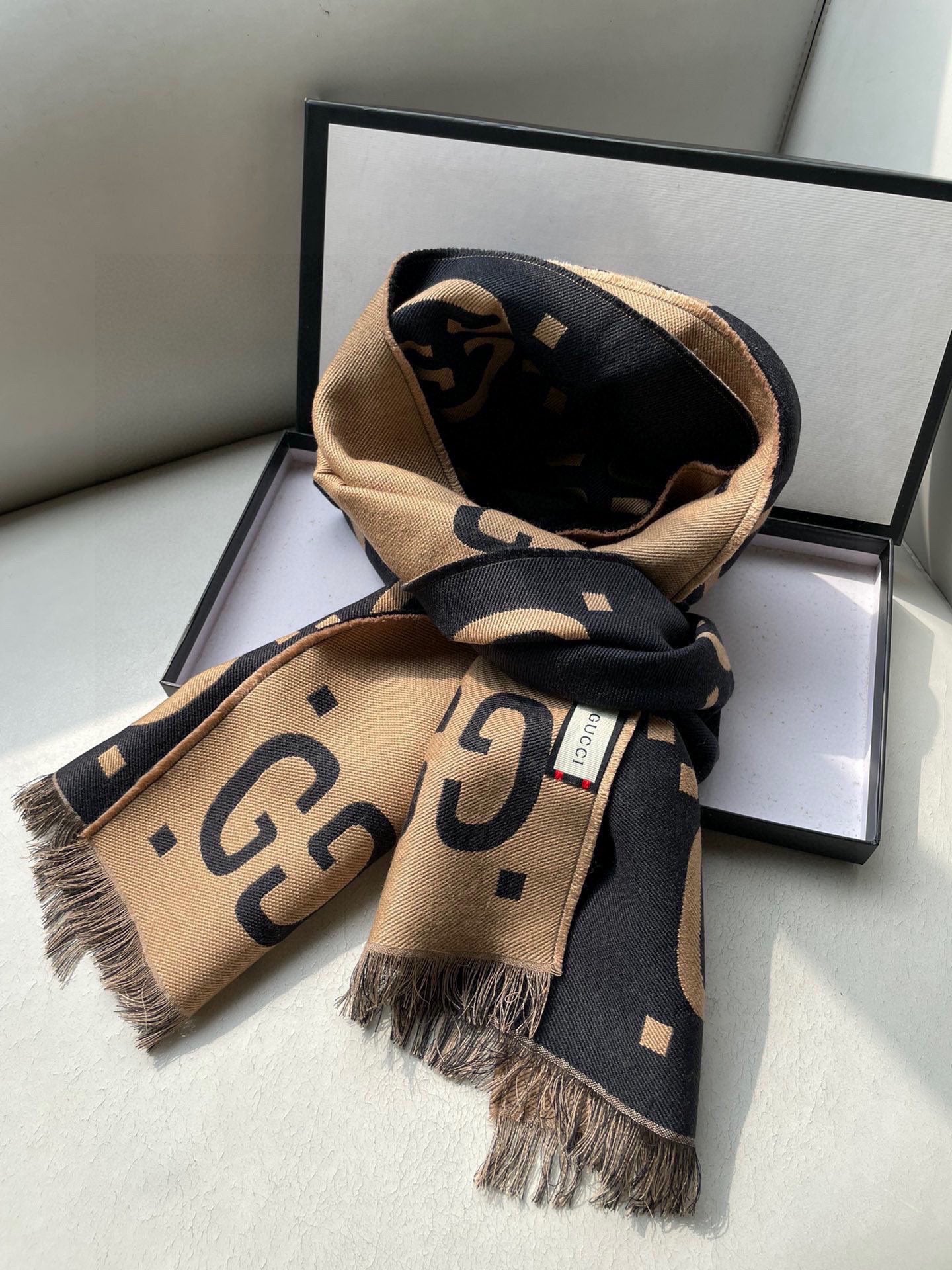 1002 Classic Soft and Comfortable Scarf 1002 Classic Soft and Comfortable Scarf