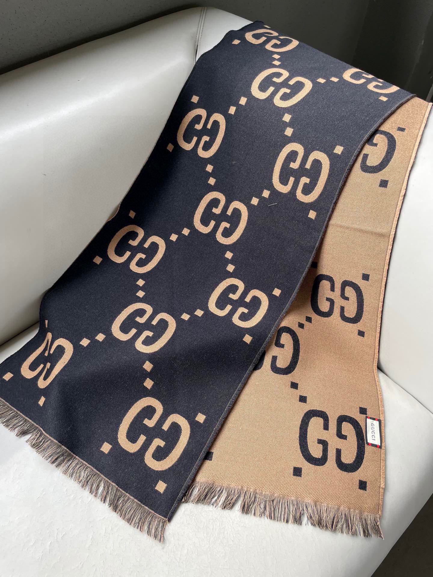 1002 Classic Soft and Comfortable Scarf 1002 Classic Soft and Comfortable Scarf
