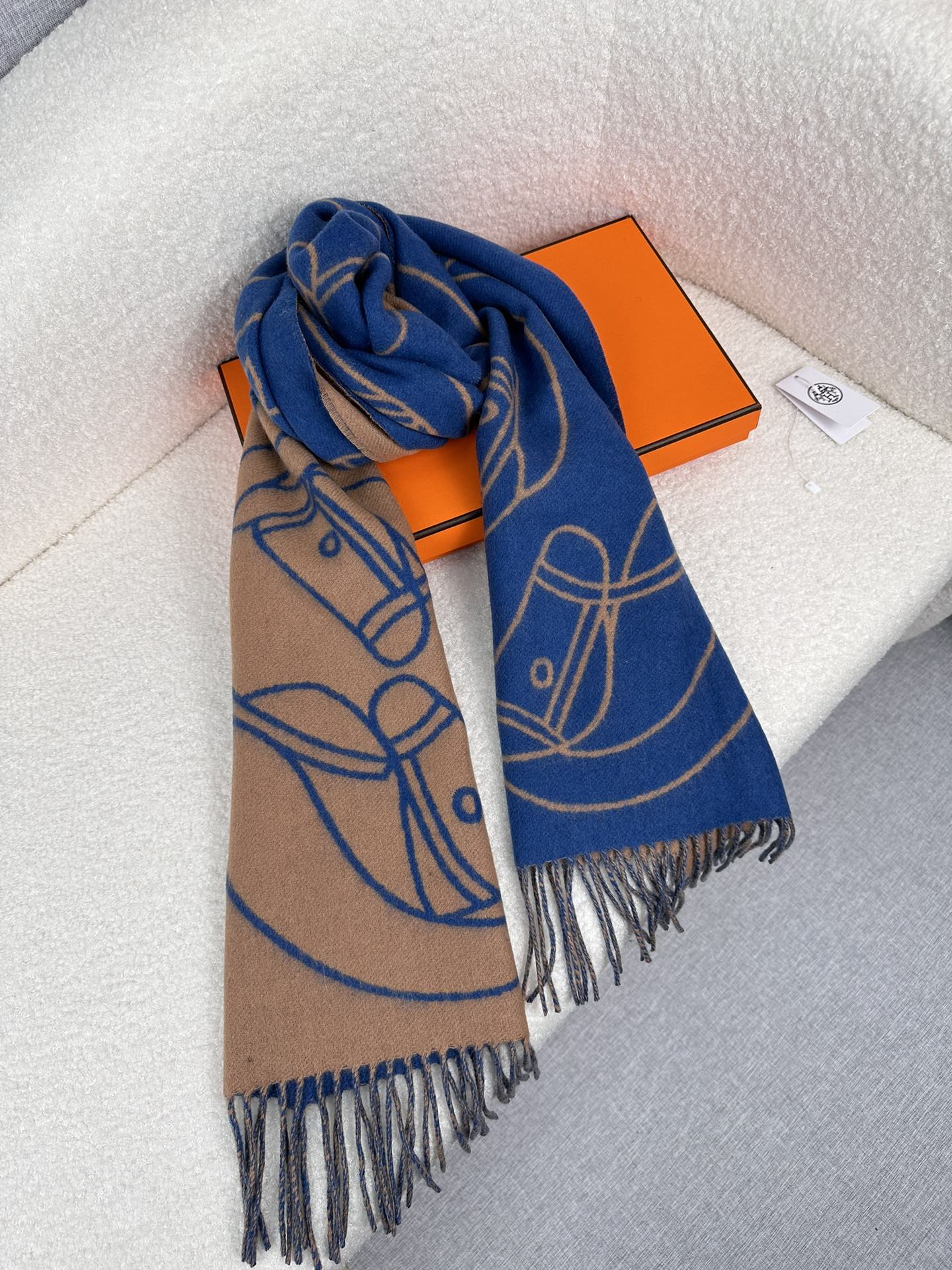 1002 Classic Soft and Comfortable Scarf 1002 Classic Soft and Comfortable Scarf