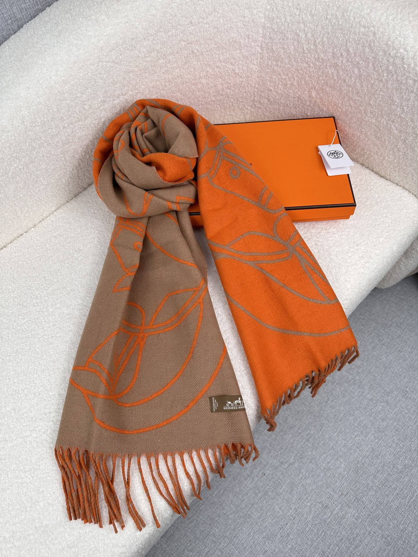 1002 Classic Soft and Comfortable Scarf 1002 Classic Soft and Comfortable Scarf