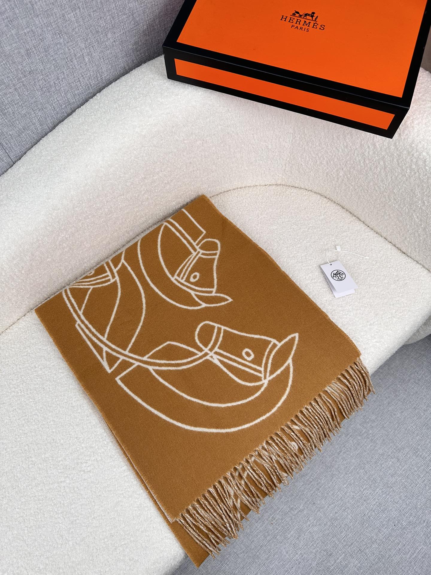 1002 Classic Soft and Comfortable Scarf 1002 Classic Soft and Comfortable Scarf