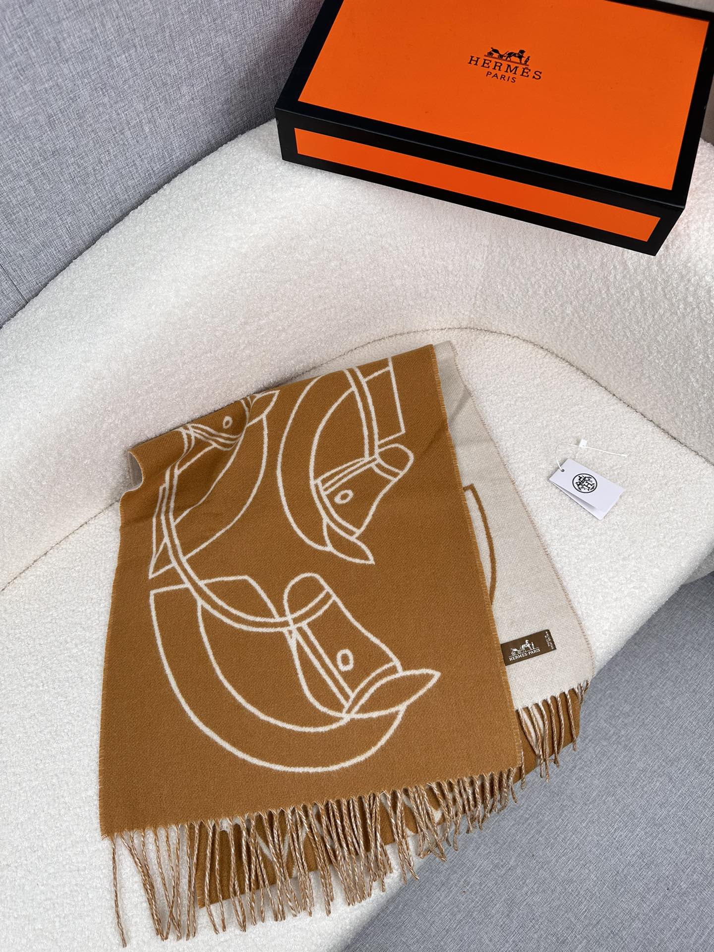 1002 Classic Soft and Comfortable Scarf 1002 Classic Soft and Comfortable Scarf