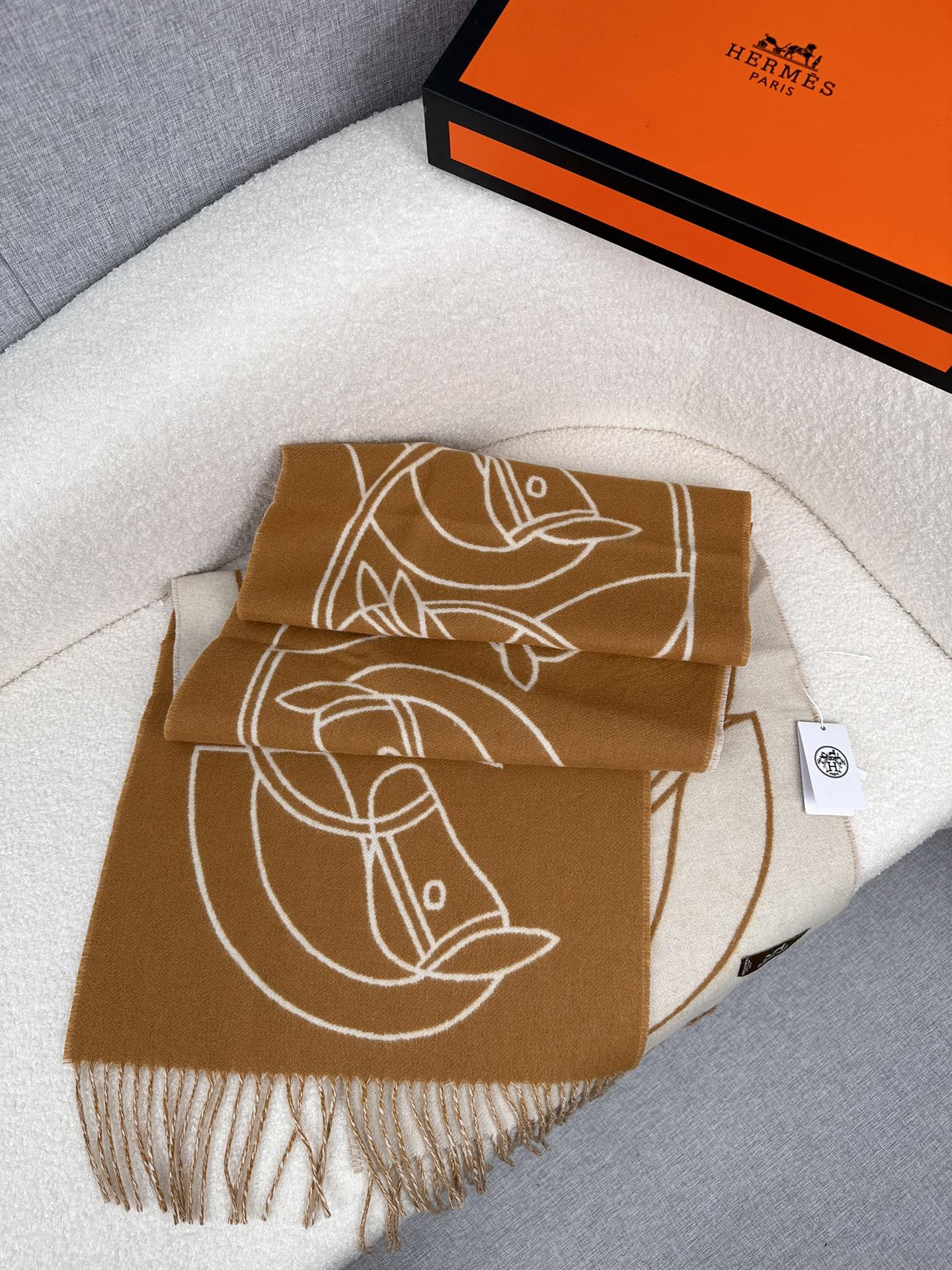 1002 Classic Soft and Comfortable Scarf 1002 Classic Soft and Comfortable Scarf