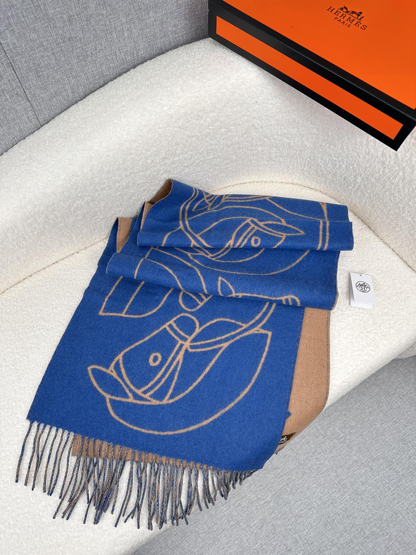 1002 Classic Soft and Comfortable Scarf 1002 Classic Soft and Comfortable Scarf