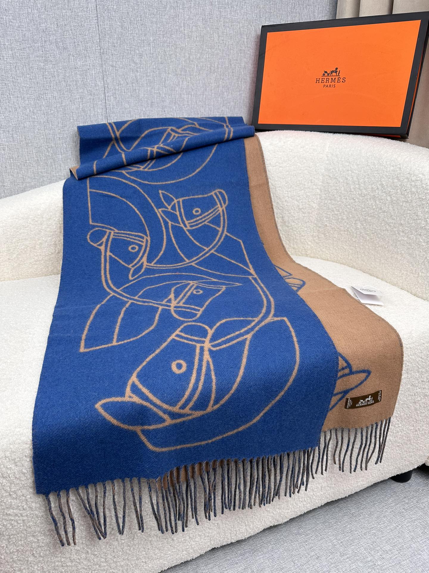1002 Classic Soft and Comfortable Scarf 1002 Classic Soft and Comfortable Scarf
