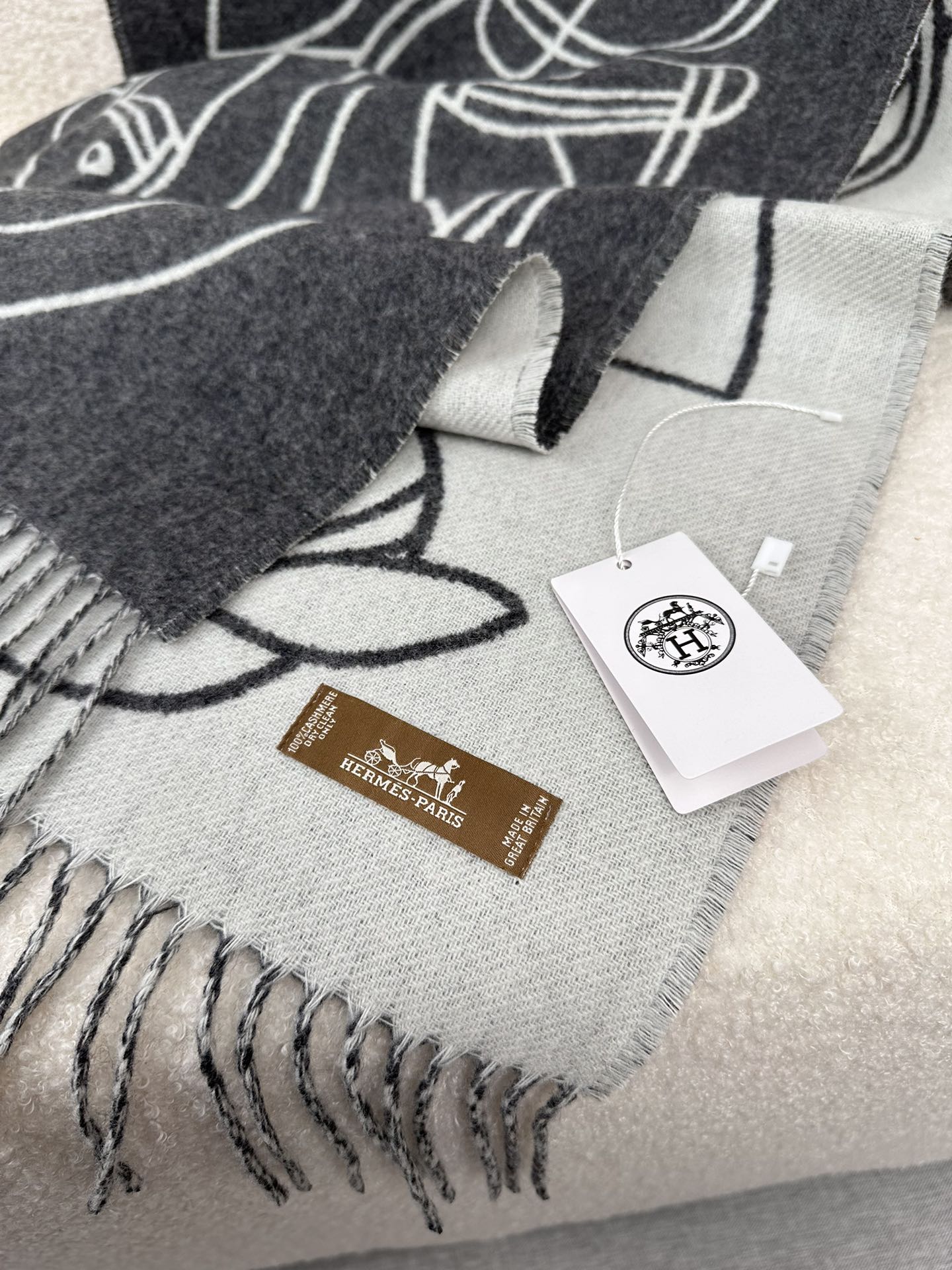 1002 Classic Soft and Comfortable Scarf 1002 Classic Soft and Comfortable Scarf
