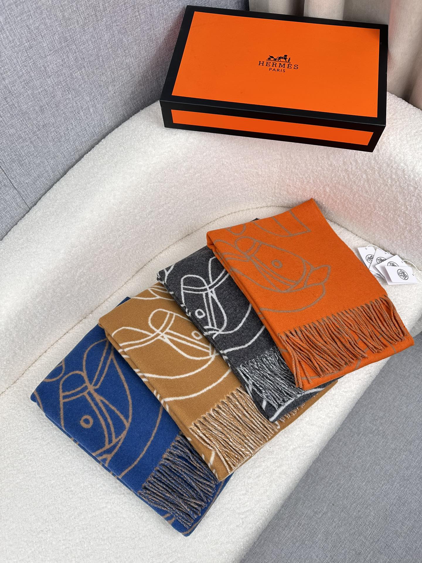 1002 Classic Soft and Comfortable Scarf 1002 Classic Soft and Comfortable Scarf