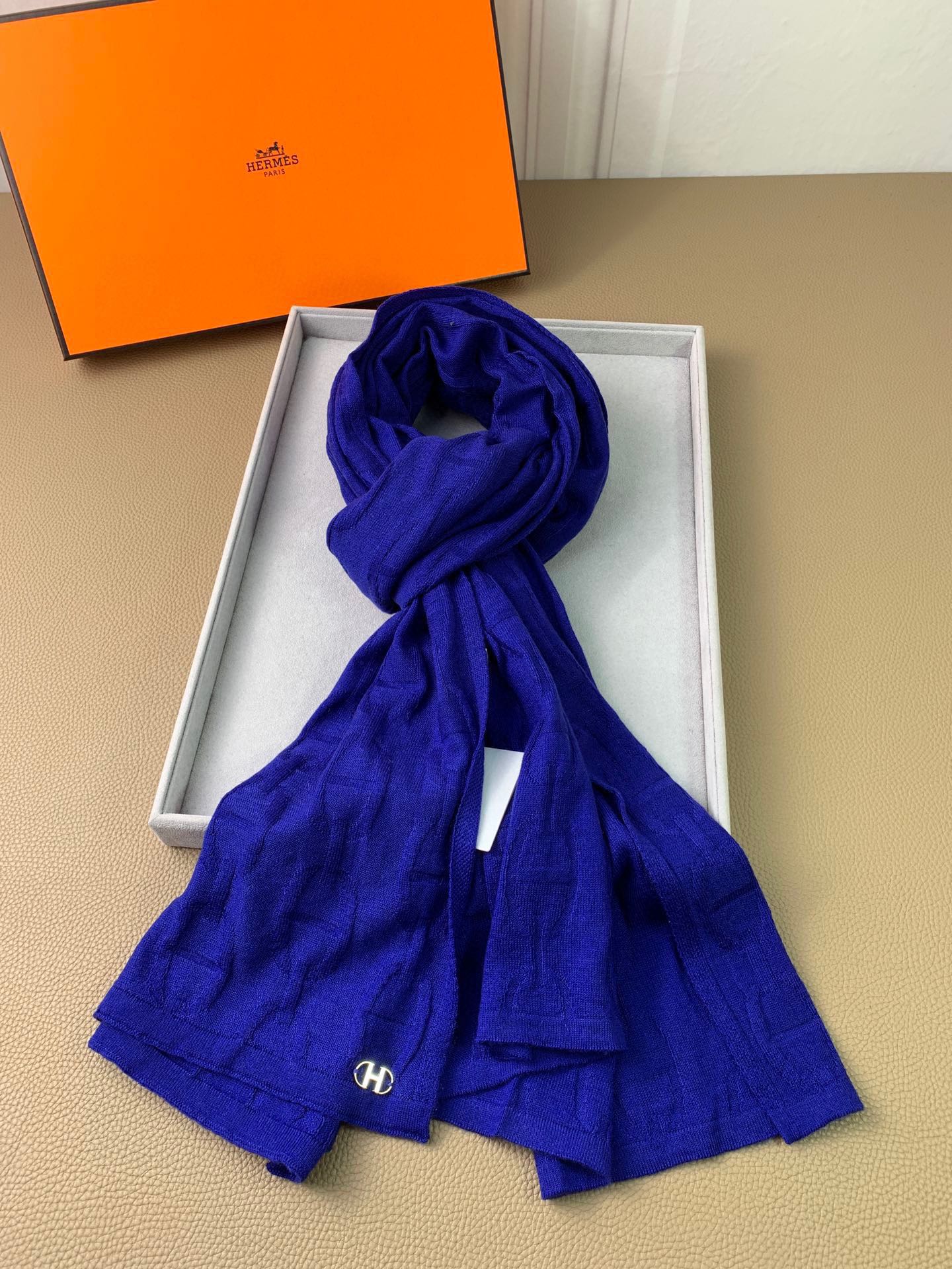 1002 Classic Soft and Comfortable Scarf 1002 Classic Soft and Comfortable Scarf