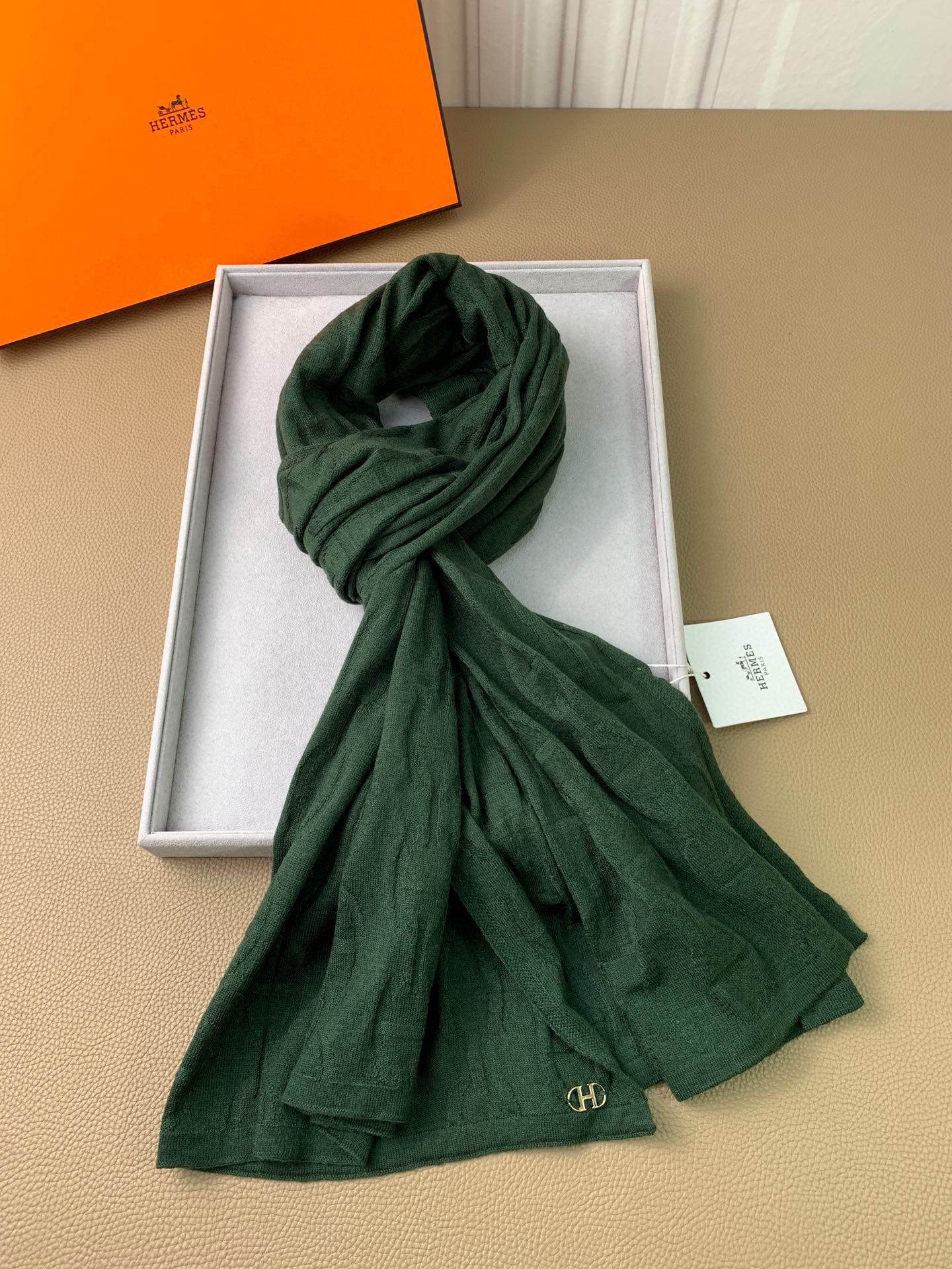 1002 Classic Soft and Comfortable Scarf 1002 Classic Soft and Comfortable Scarf