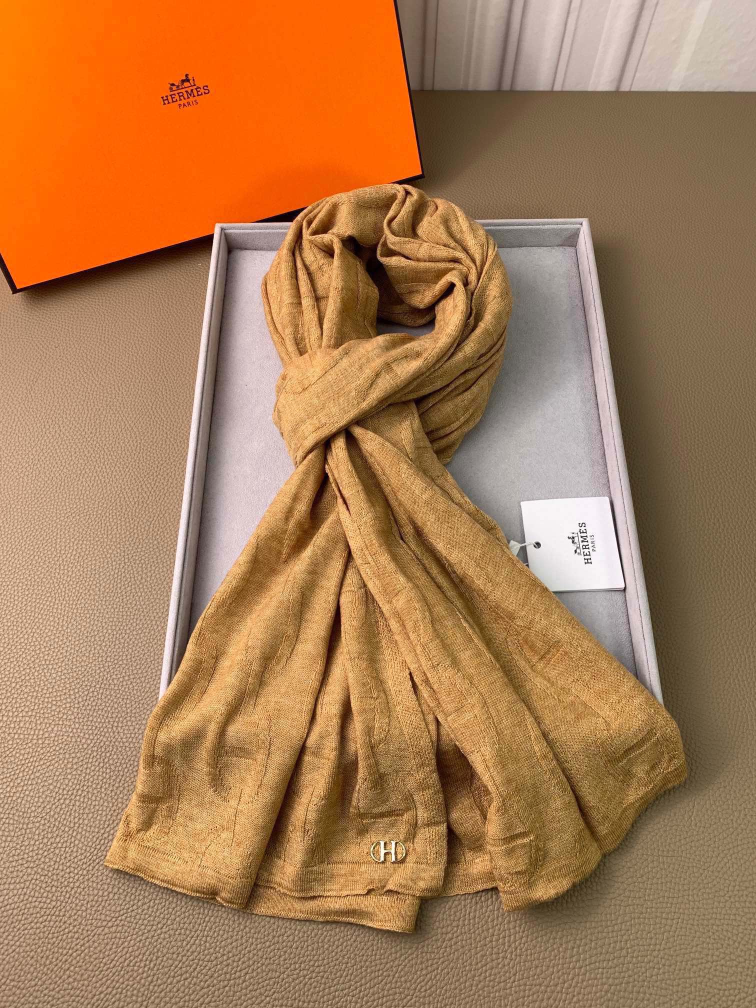 1002 Classic Soft and Comfortable Scarf 1002 Classic Soft and Comfortable Scarf
