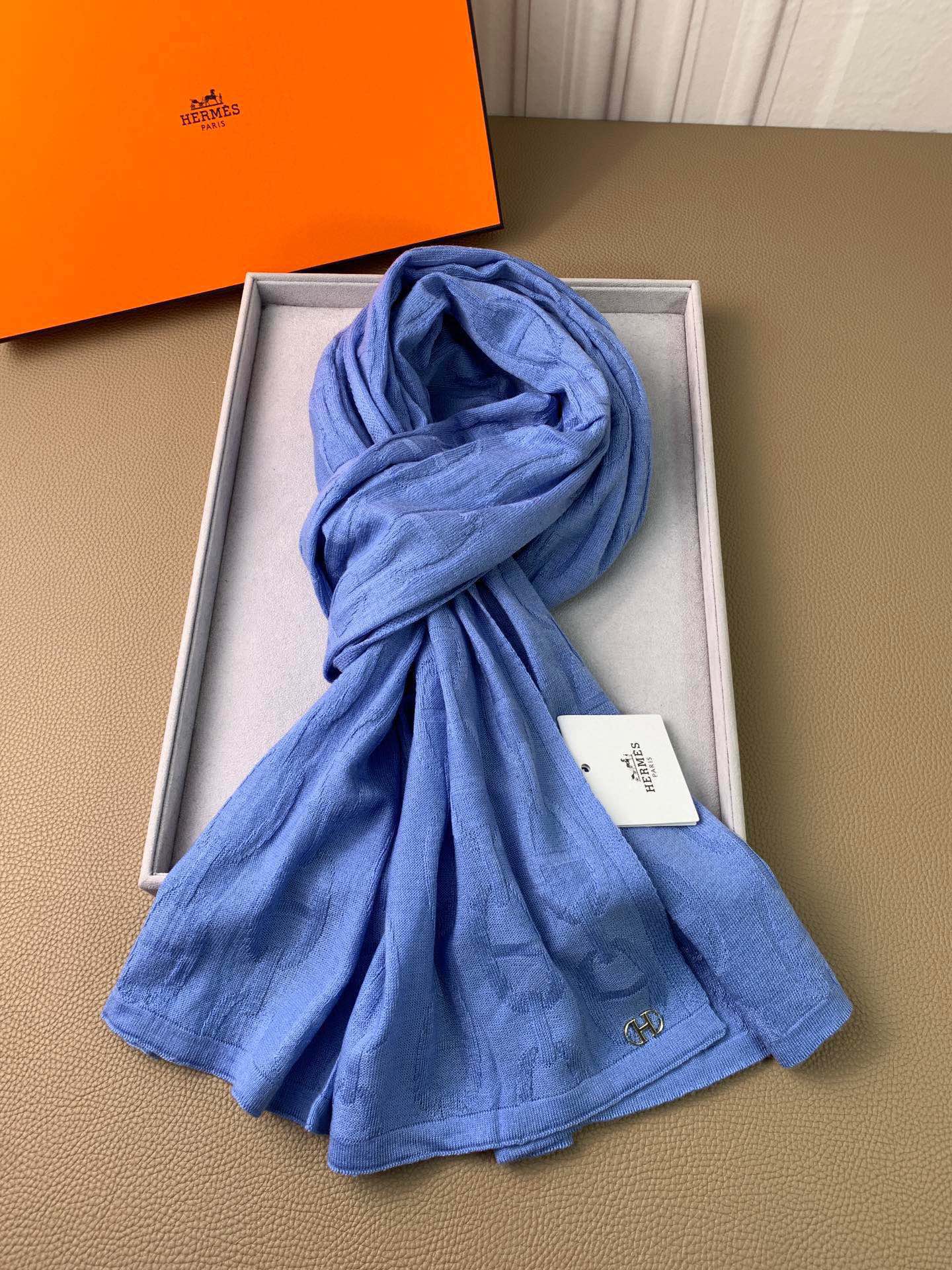 1002 Classic Soft and Comfortable Scarf 1002 Classic Soft and Comfortable Scarf