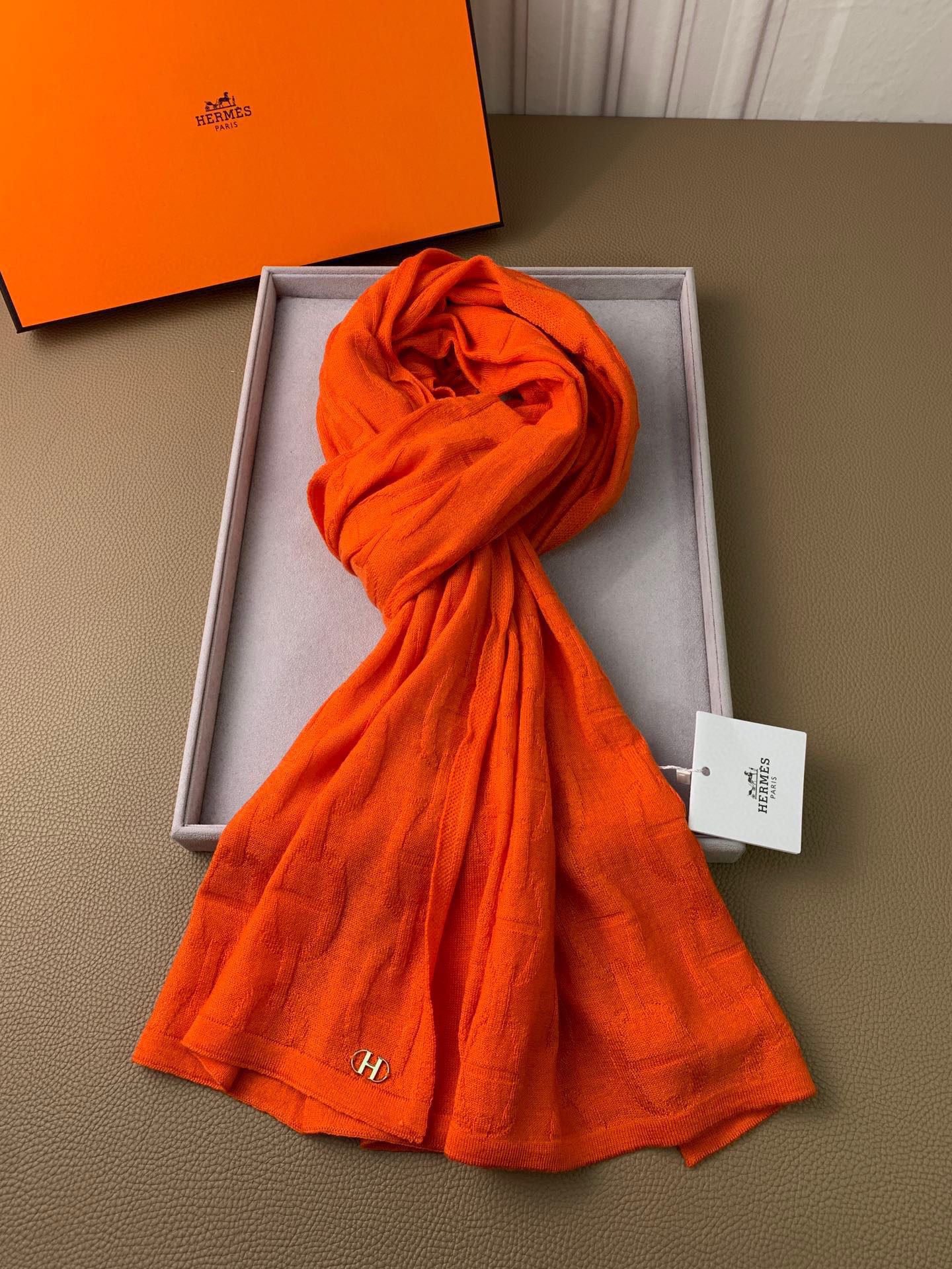 1002 Classic Soft and Comfortable Scarf 1002 Classic Soft and Comfortable Scarf