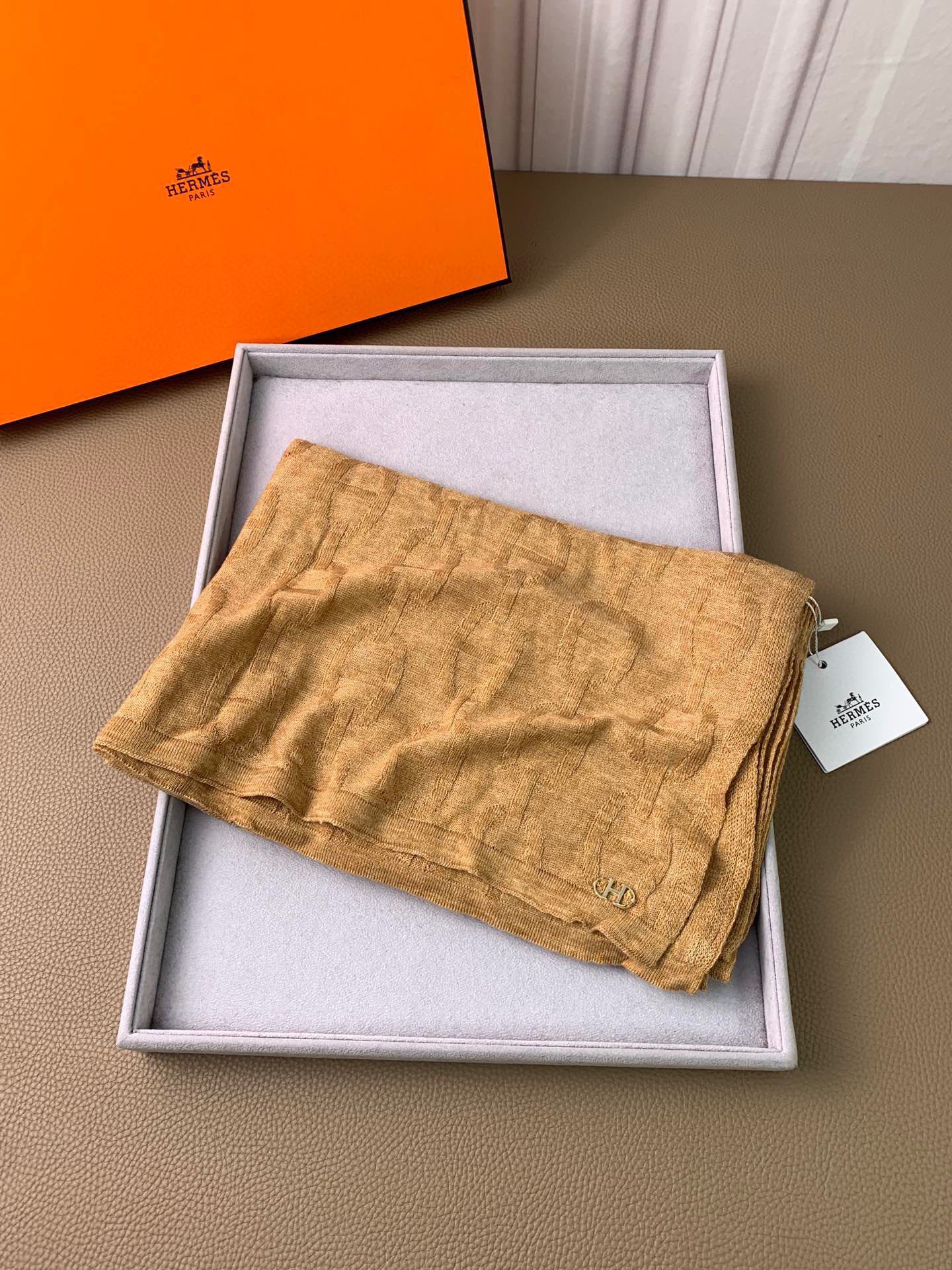 1002 Classic Soft and Comfortable Scarf 1002 Classic Soft and Comfortable Scarf