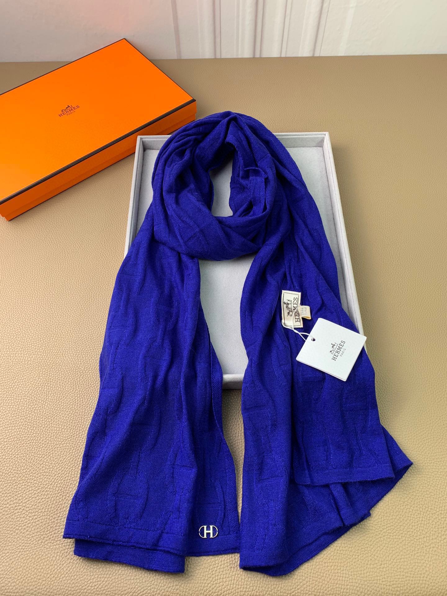 1002 Classic Soft and Comfortable Scarf 1002 Classic Soft and Comfortable Scarf