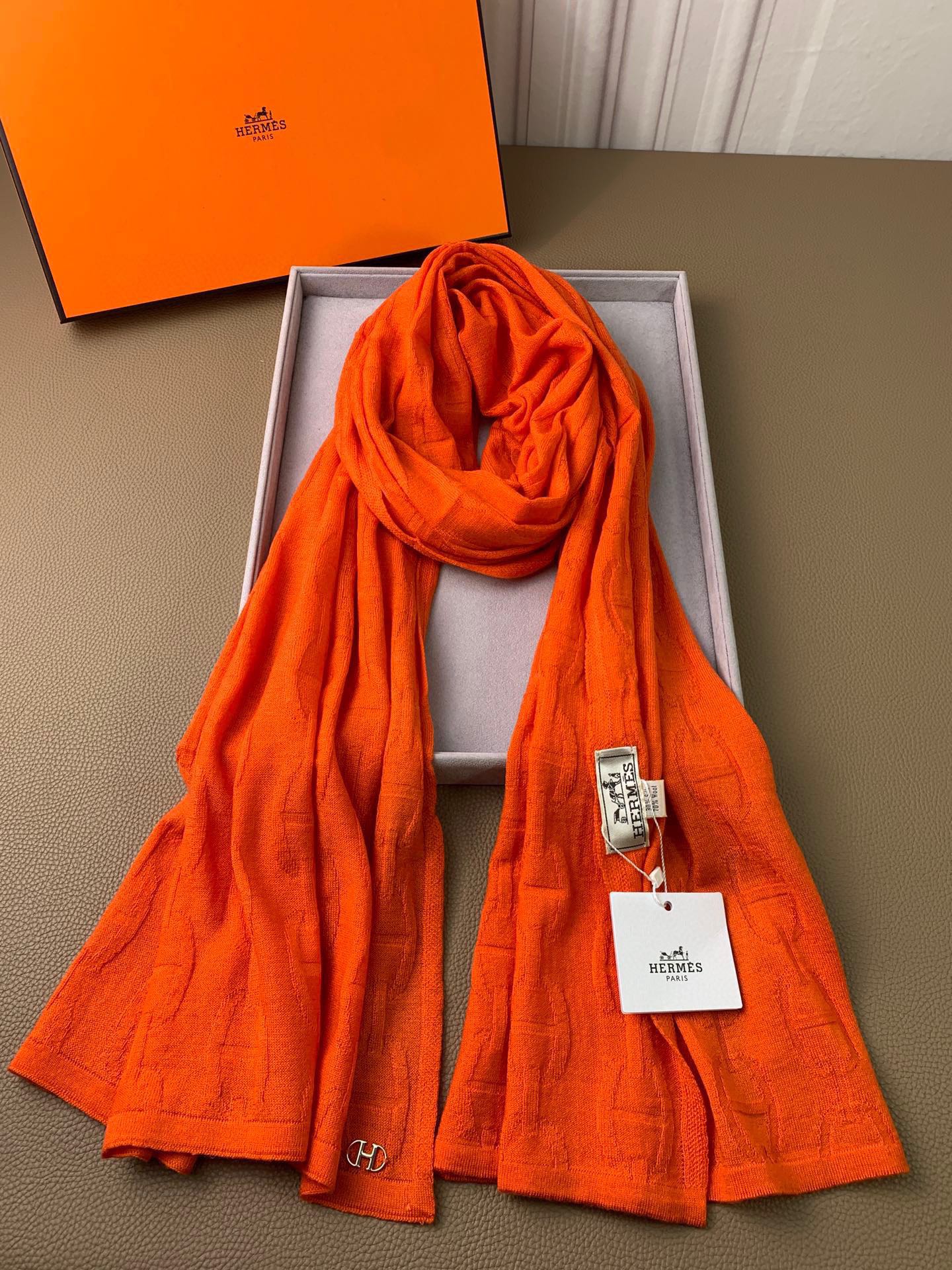 1002 Classic Soft and Comfortable Scarf 1002 Classic Soft and Comfortable Scarf