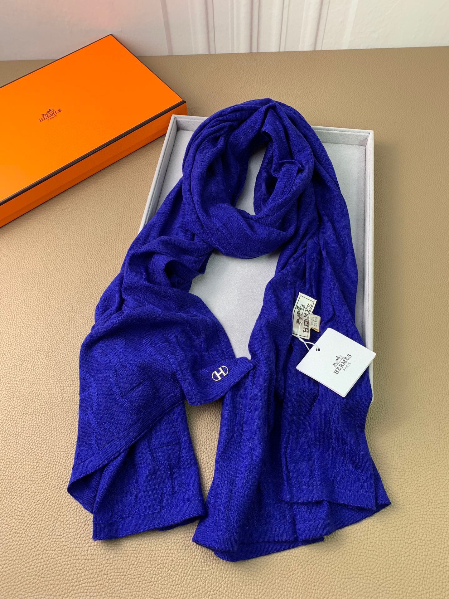 1002 Classic Soft and Comfortable Scarf 1002 Classic Soft and Comfortable Scarf