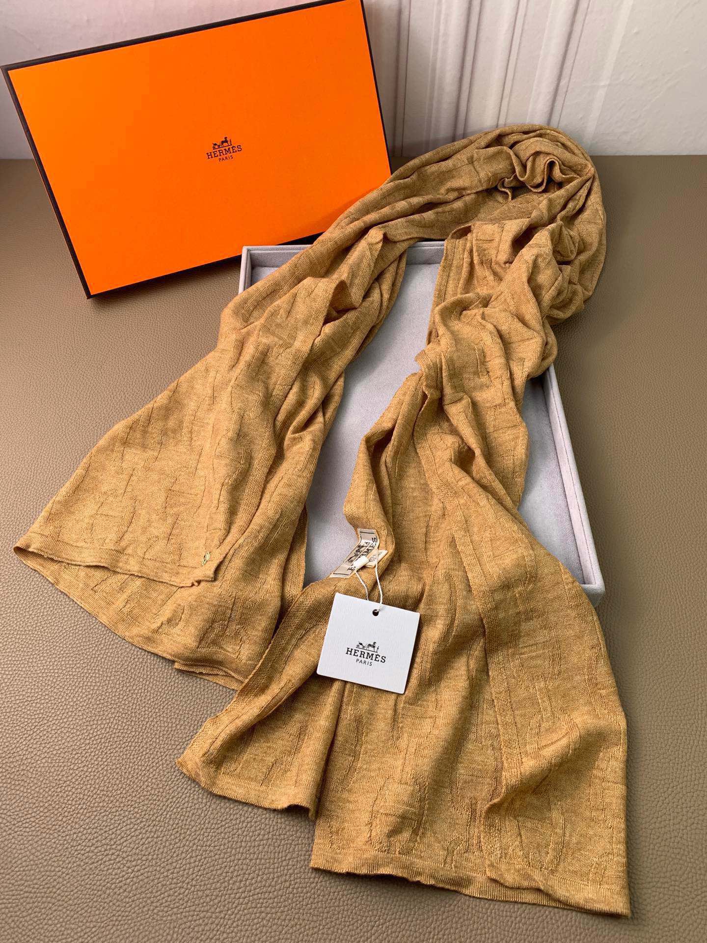 1002 Classic Soft and Comfortable Scarf 1002 Classic Soft and Comfortable Scarf