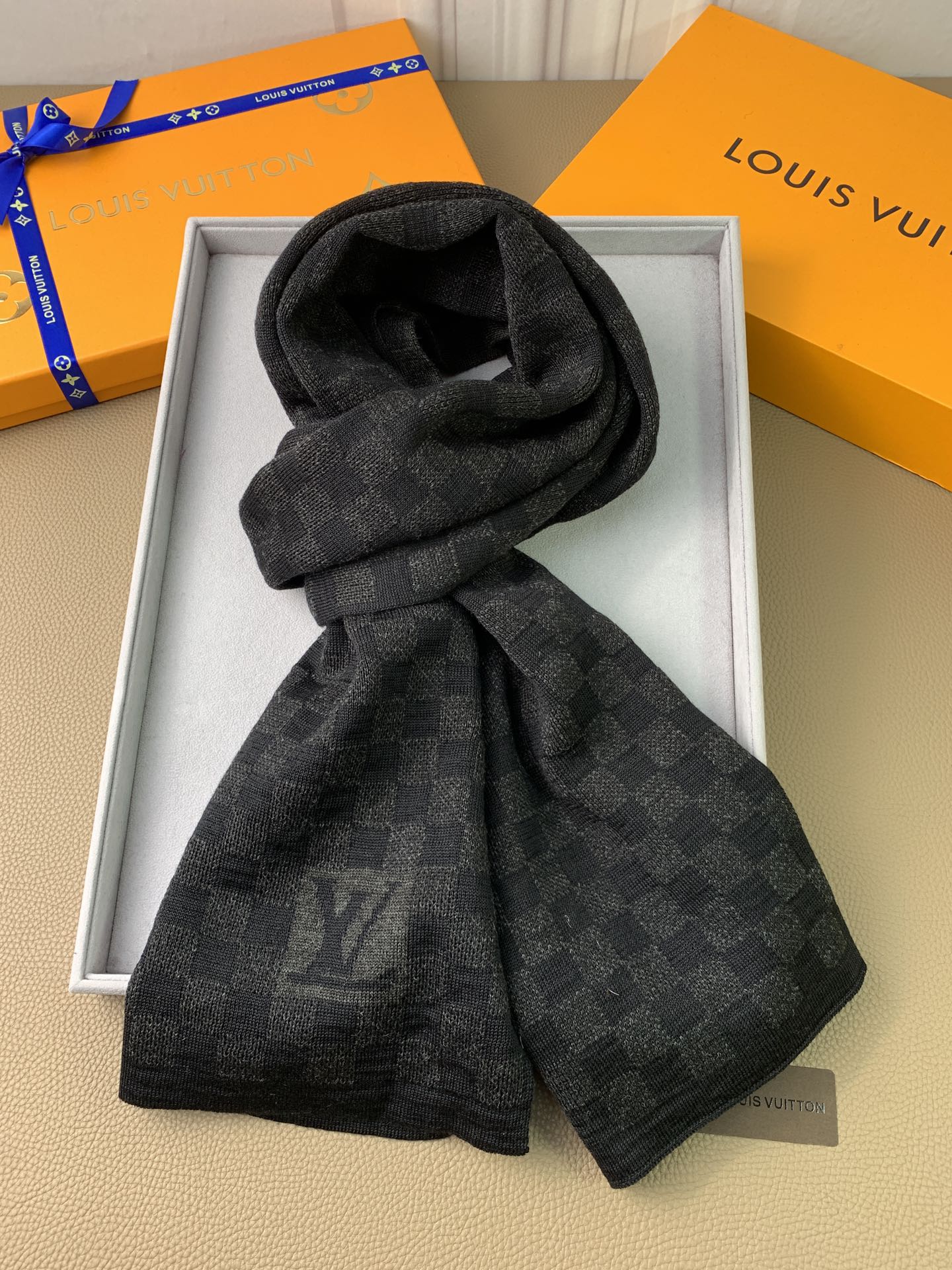 1002 Classic Soft and Comfortable Scarf 1002 Classic Soft and Comfortable Scarf