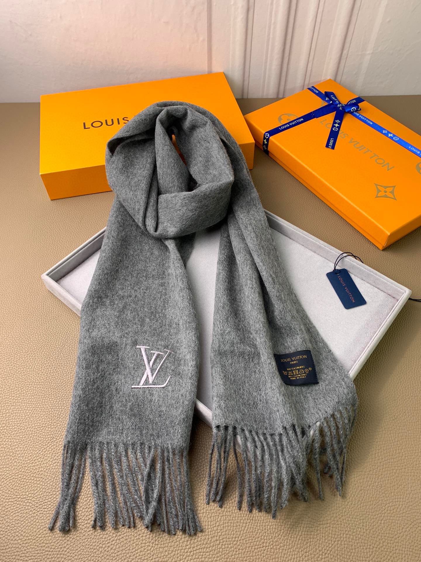 1002 Classic Soft and Comfortable Scarf 1002 Classic Soft and Comfortable Scarf