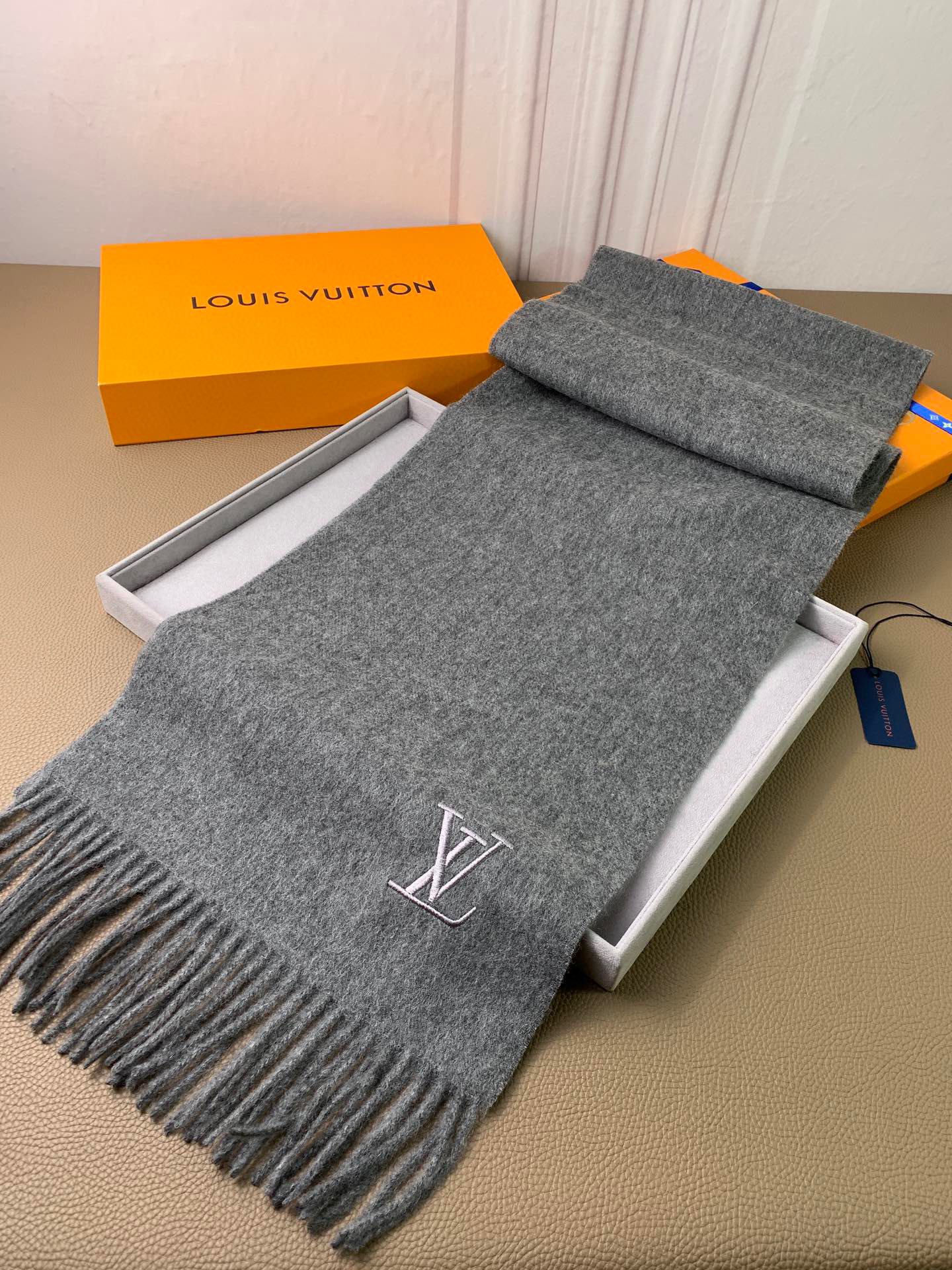 1002 Classic Soft and Comfortable Scarf 1002 Classic Soft and Comfortable Scarf