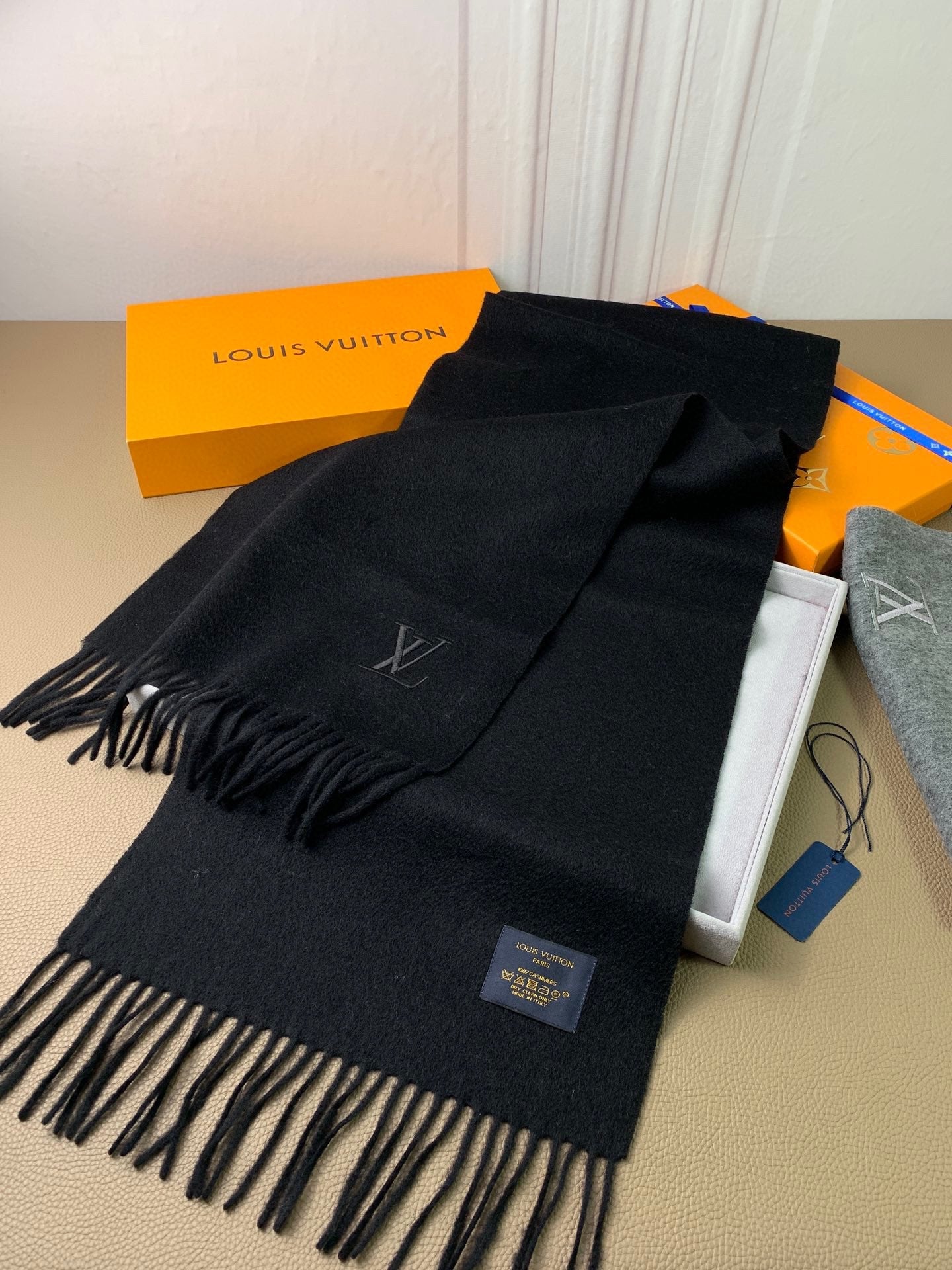 1002 Classic Soft and Comfortable Scarf 1002 Classic Soft and Comfortable Scarf