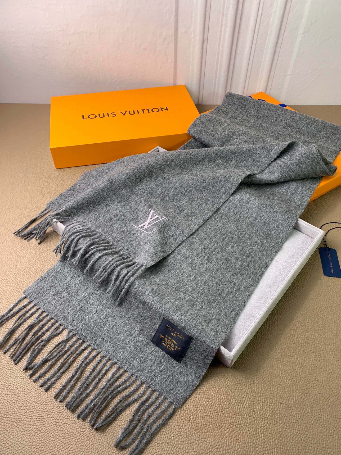1002 Classic Soft and Comfortable Scarf 1002 Classic Soft and Comfortable Scarf