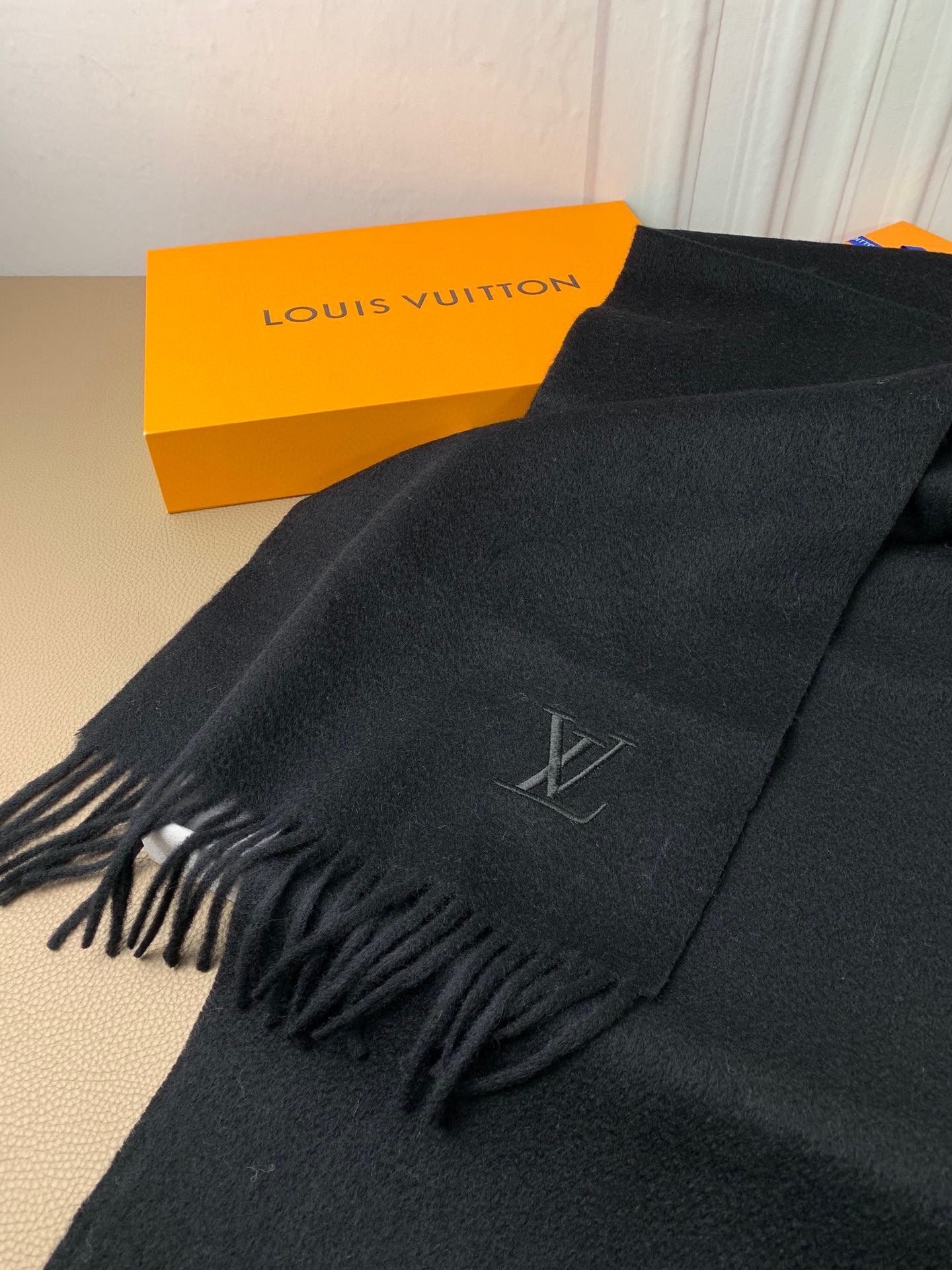 1002 Classic Soft and Comfortable Scarf 1002 Classic Soft and Comfortable Scarf