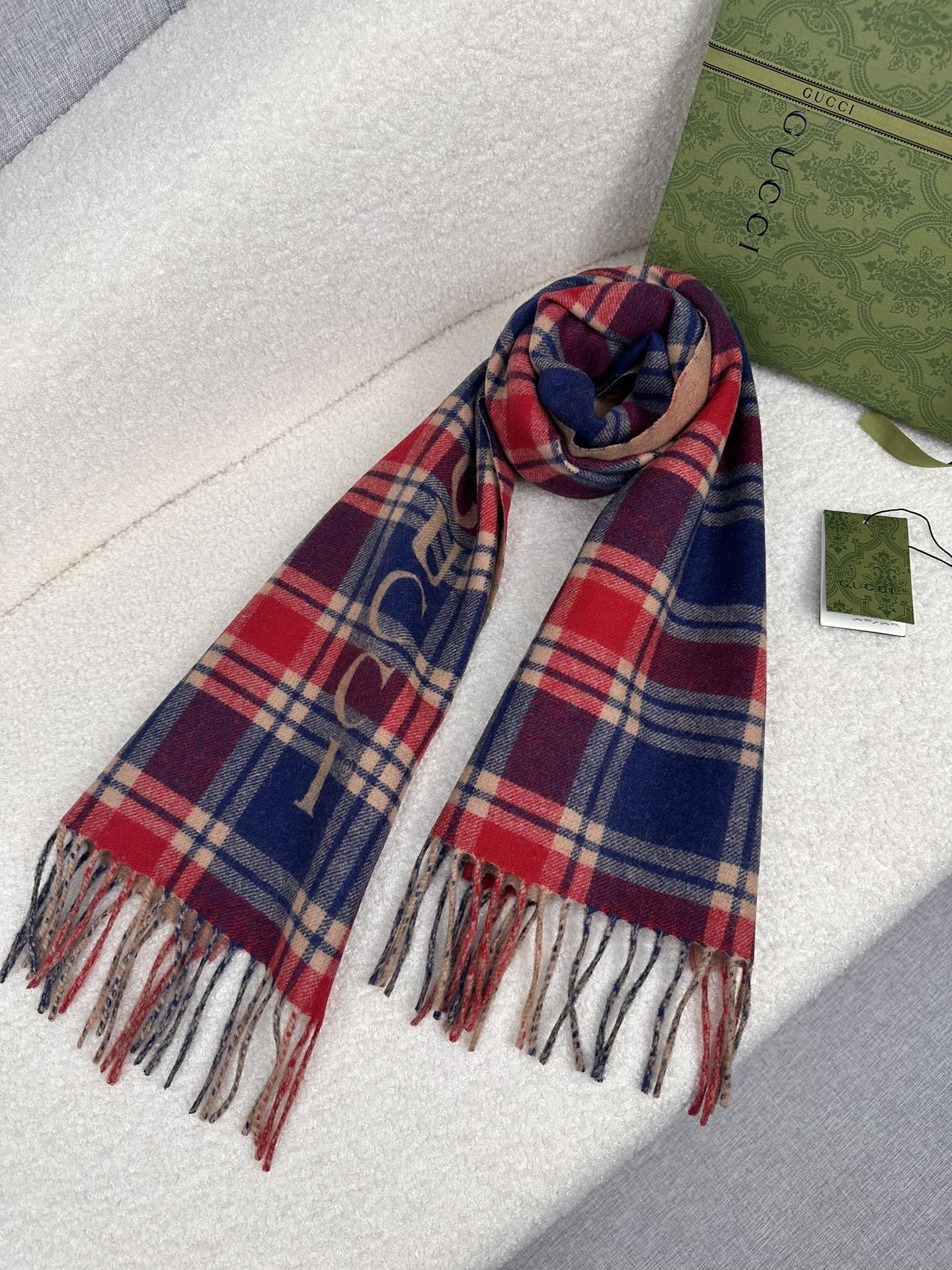1002 Classic Soft and Comfortable Scarf 1002 Classic Soft and Comfortable Scarf