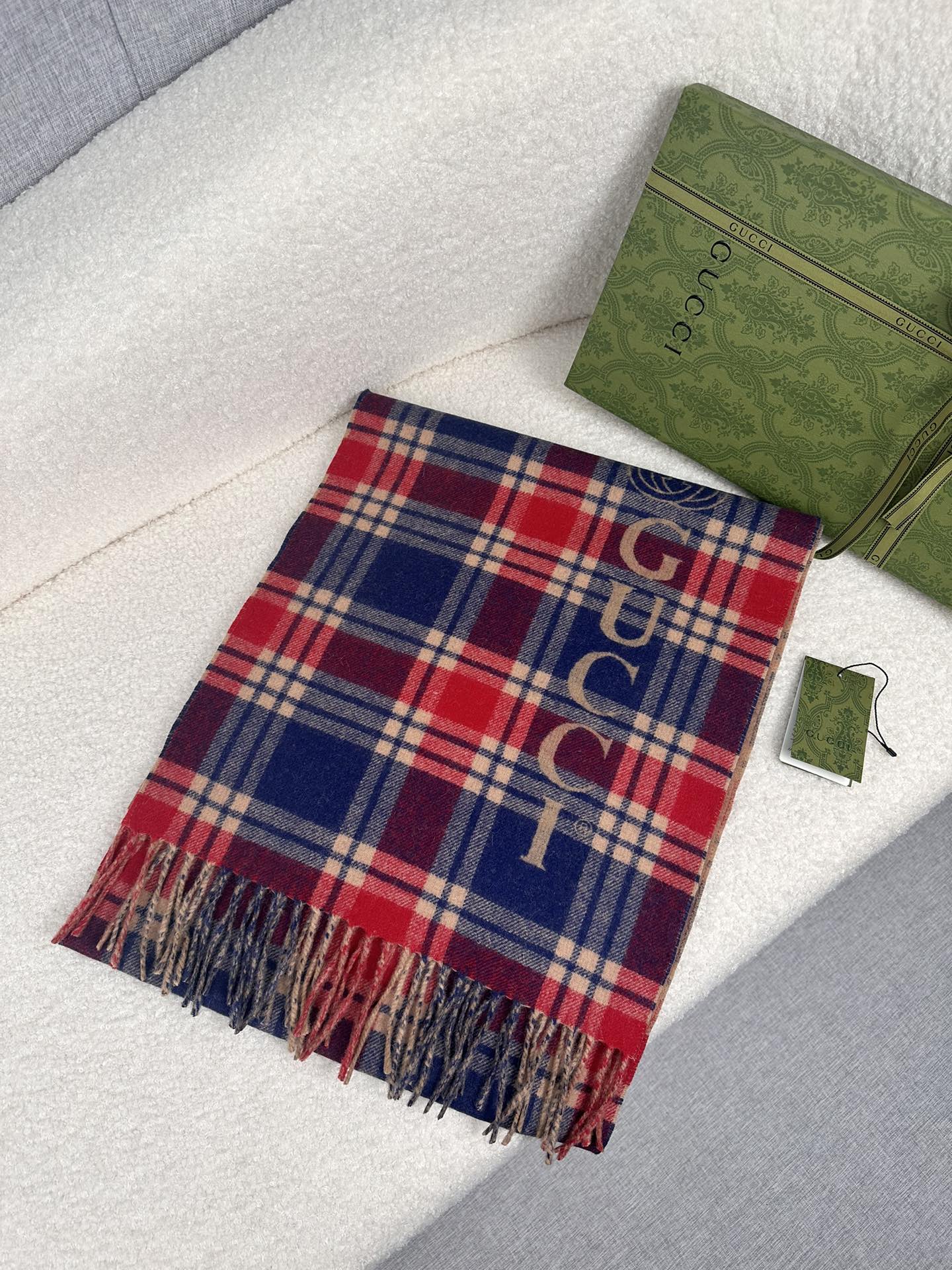 1002 Classic Soft and Comfortable Scarf 1002 Classic Soft and Comfortable Scarf