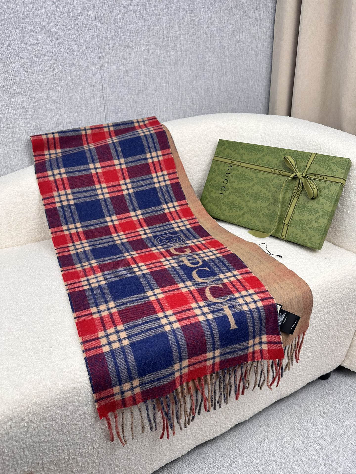 1002 Classic Soft and Comfortable Scarf 1002 Classic Soft and Comfortable Scarf