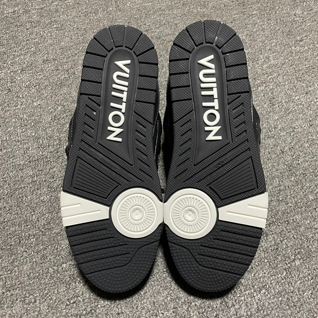 New color matching casual board shoes New color matching casual board shoes