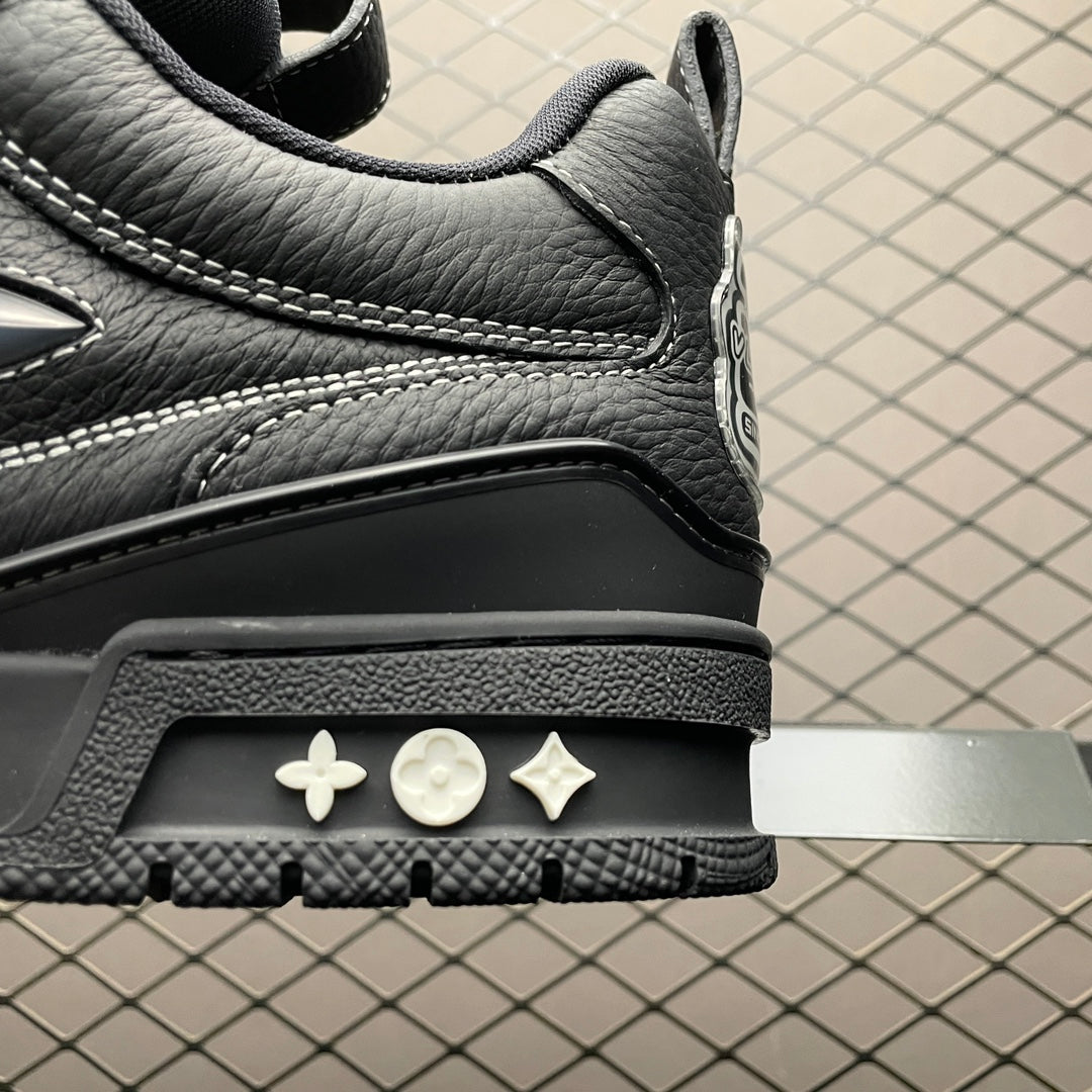 New color matching casual board shoes New color matching casual board shoes