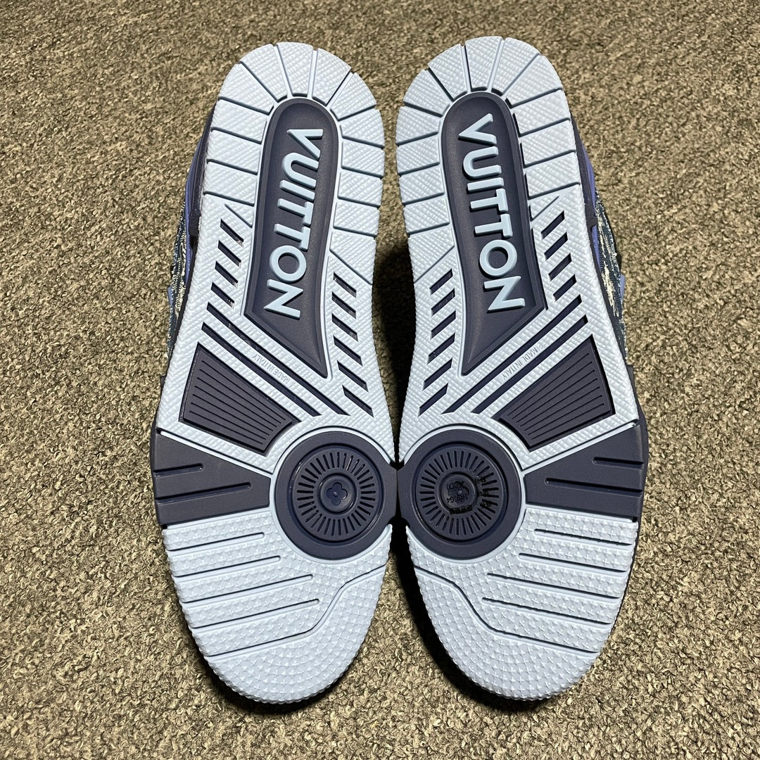 New color matching casual board shoes New color matching casual board shoes