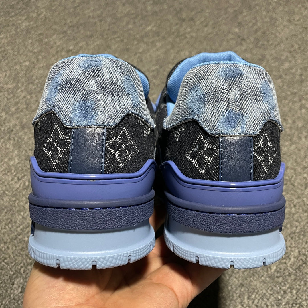 New color matching casual board shoes New color matching casual board shoes
